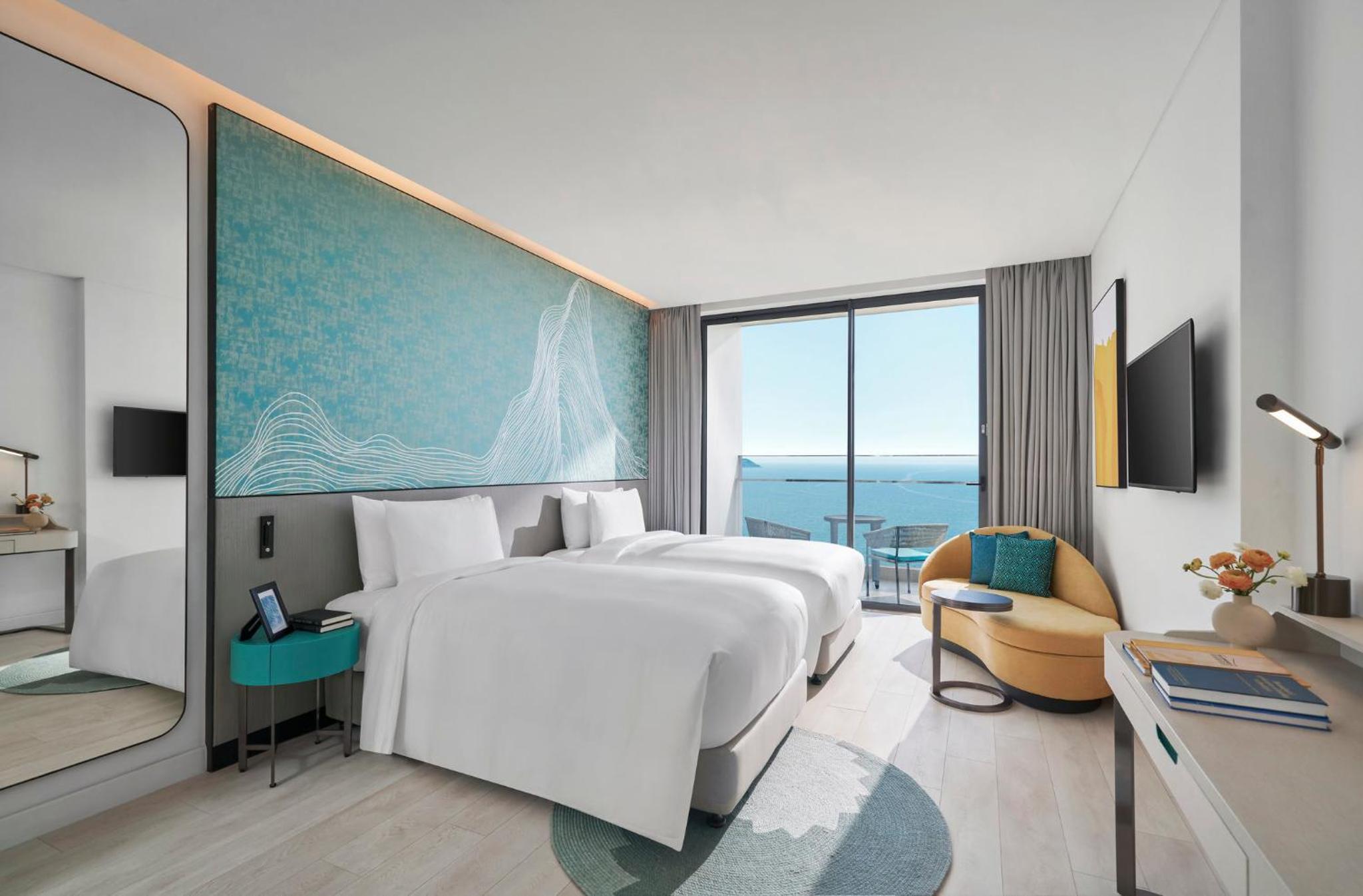 Deluxe Seaview Twin Room with Balcony - Photo 7