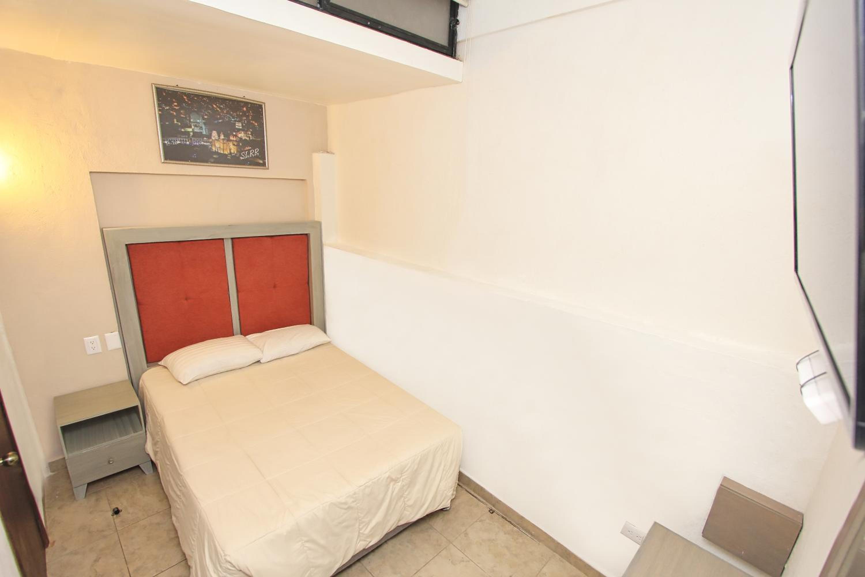 Double Room - Photo 4