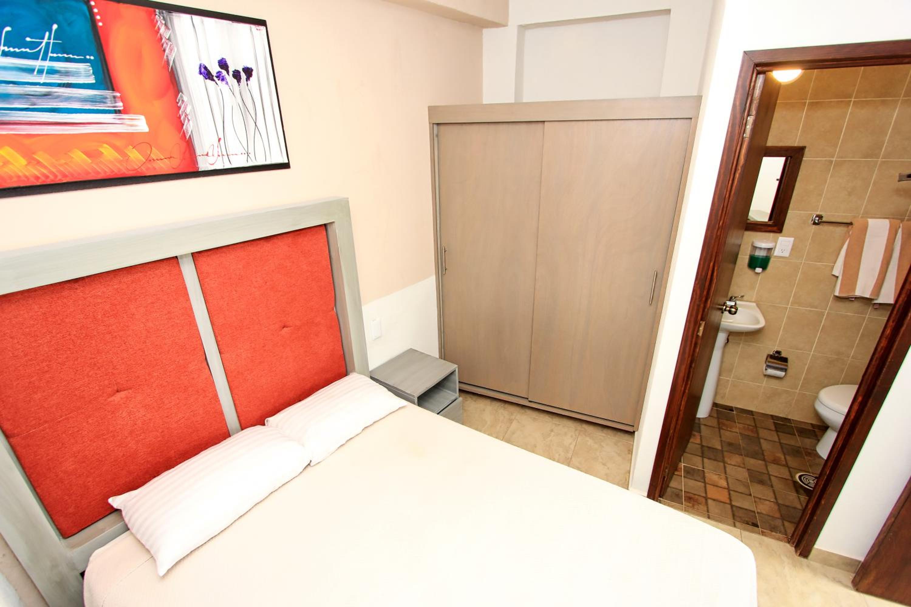 Double Room - Photo 11
