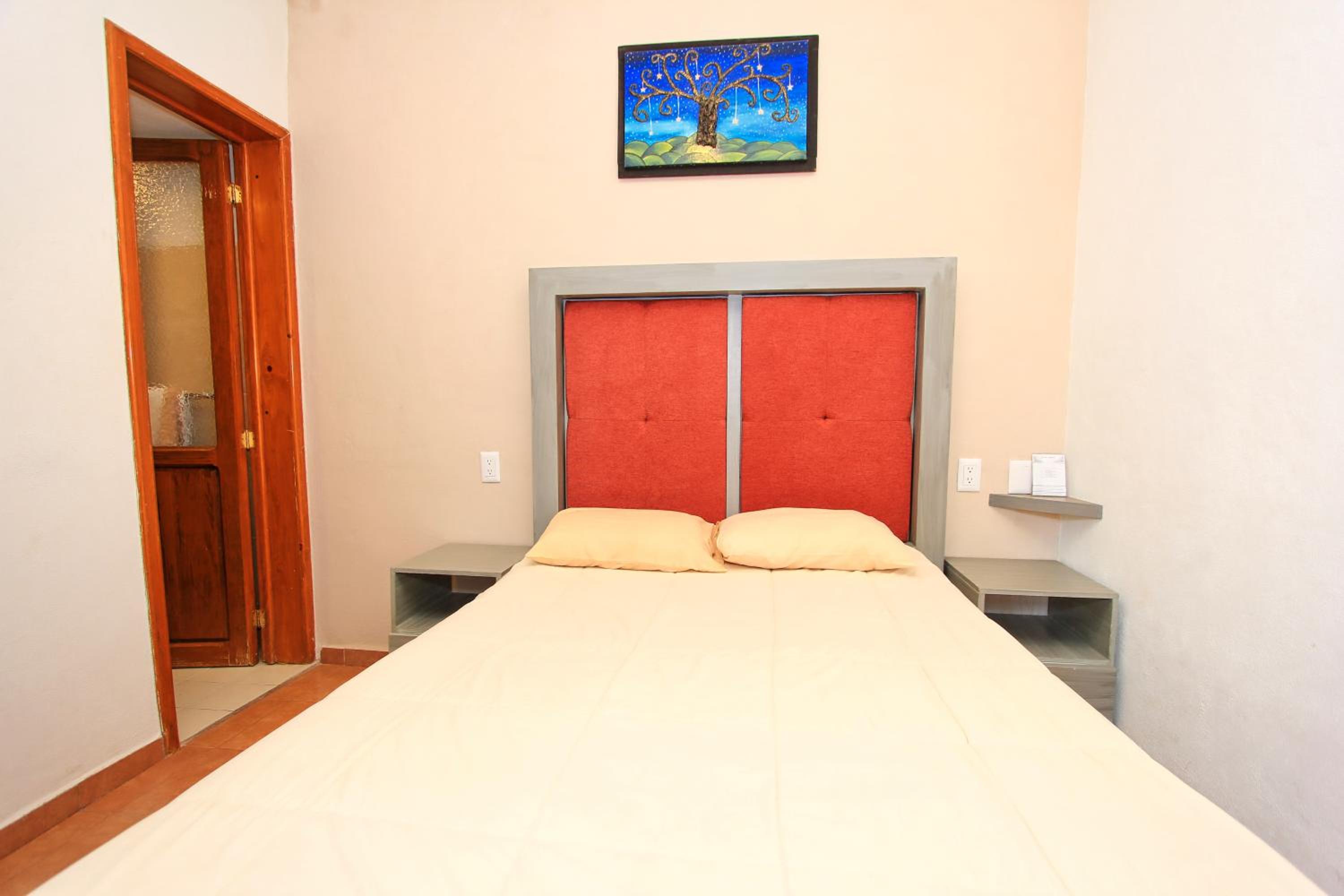 Double Room - Photo 13