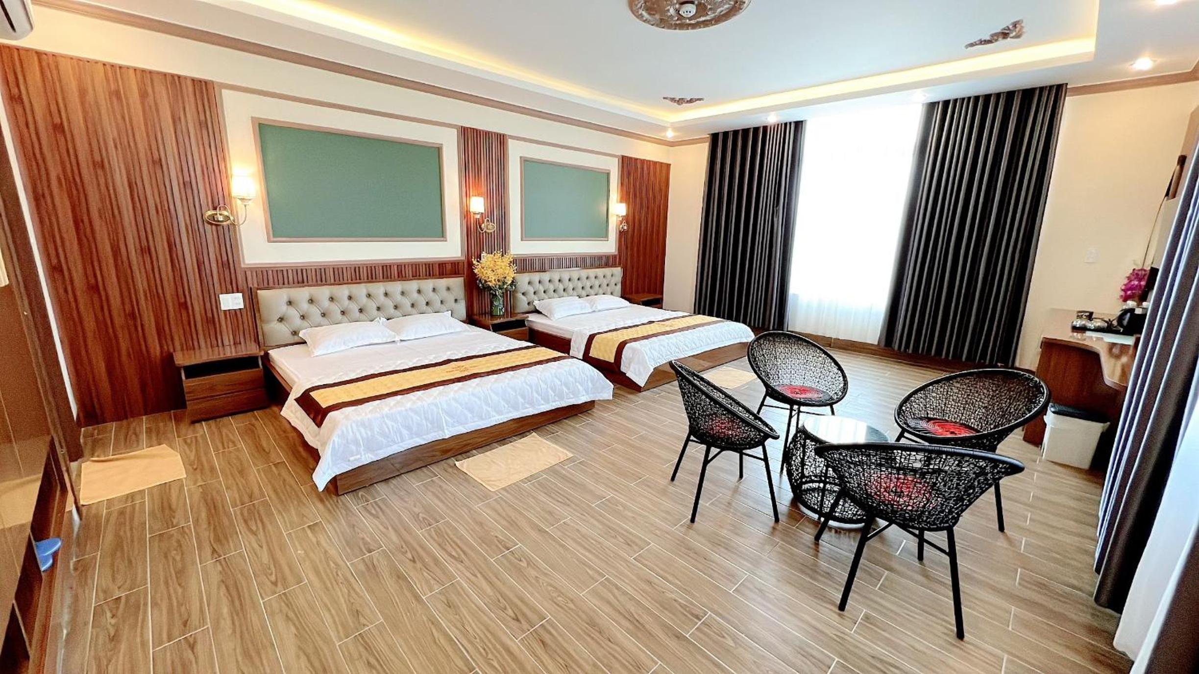 Deluxe Family Room