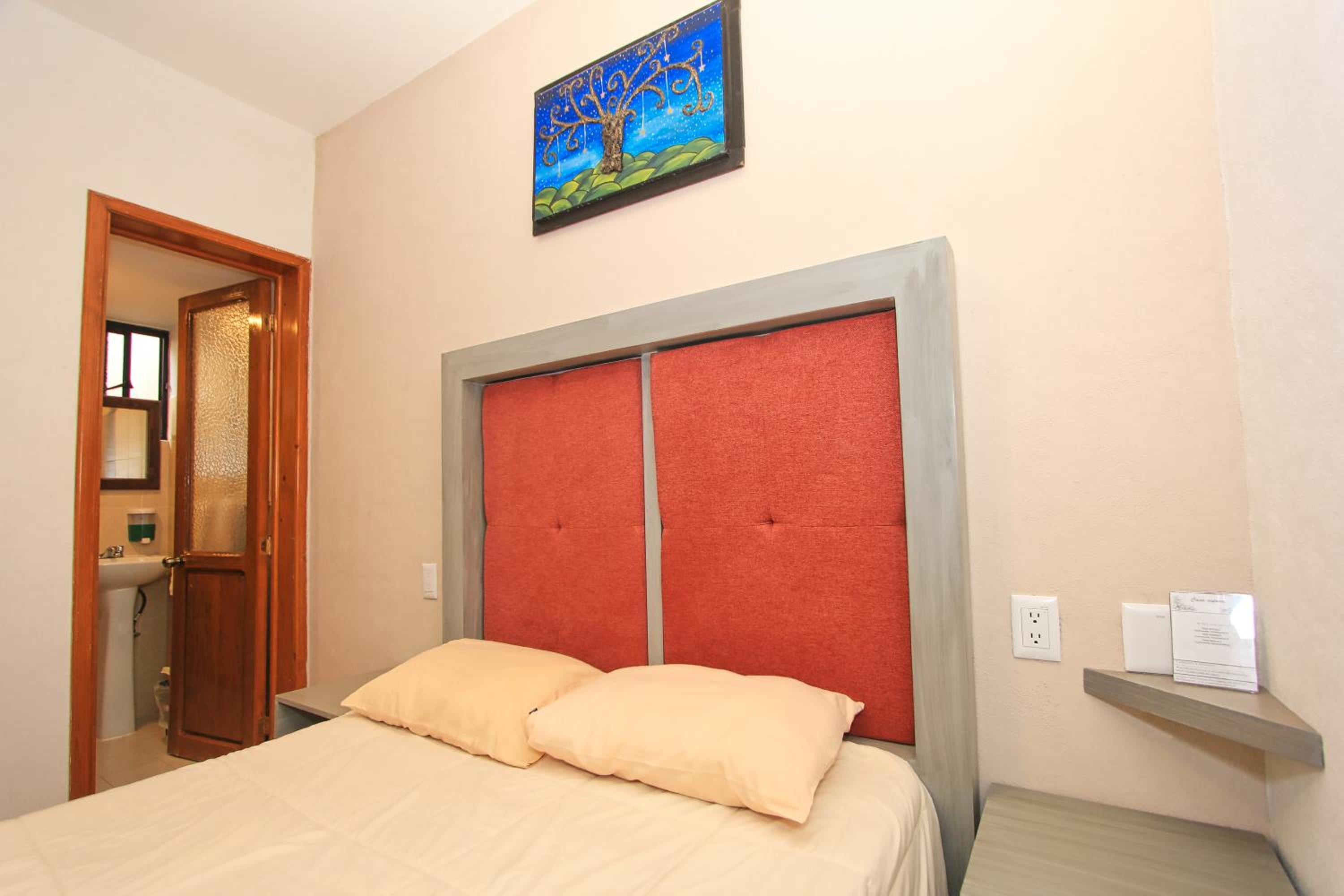 Double Room - Photo 5