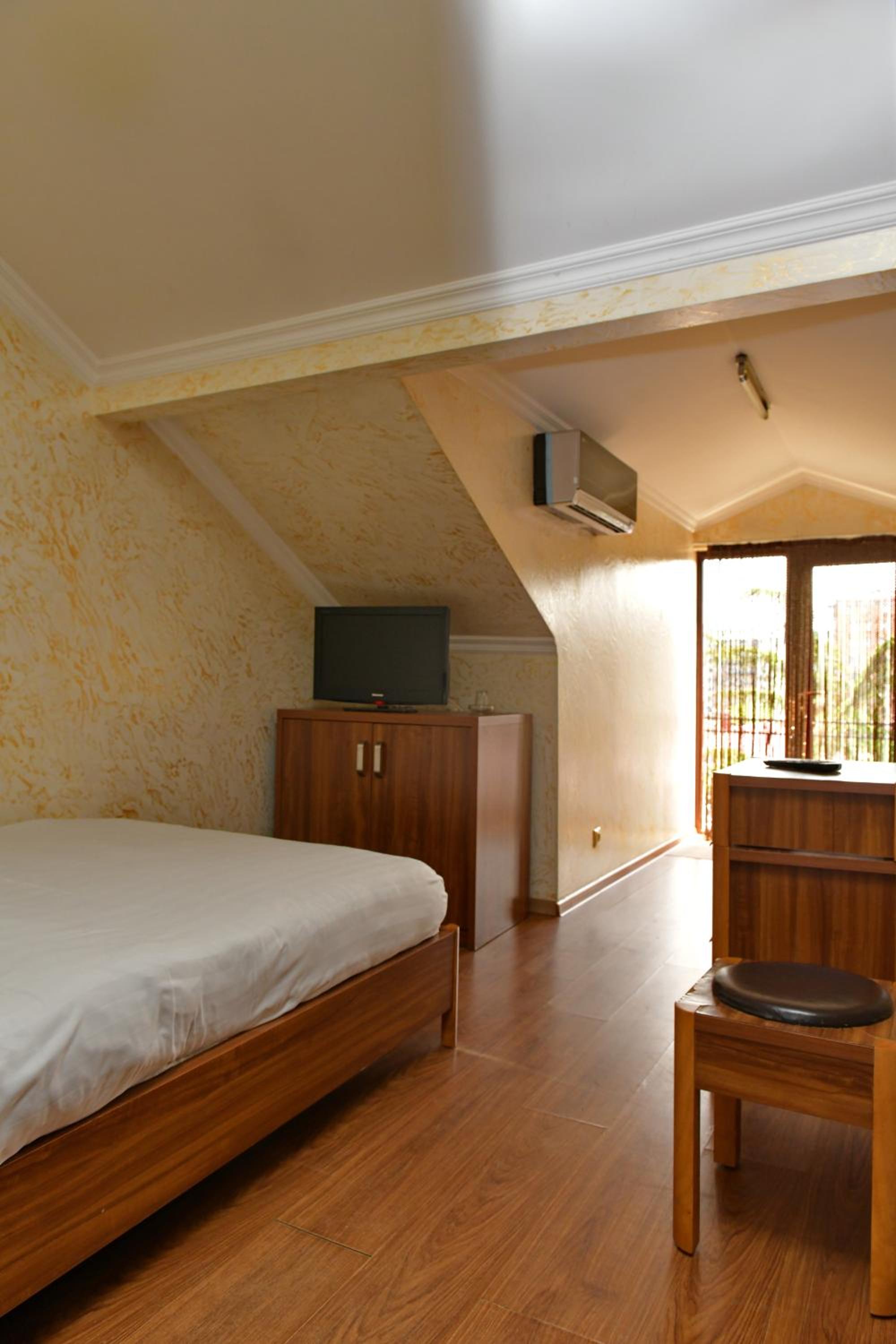 Small Single Room