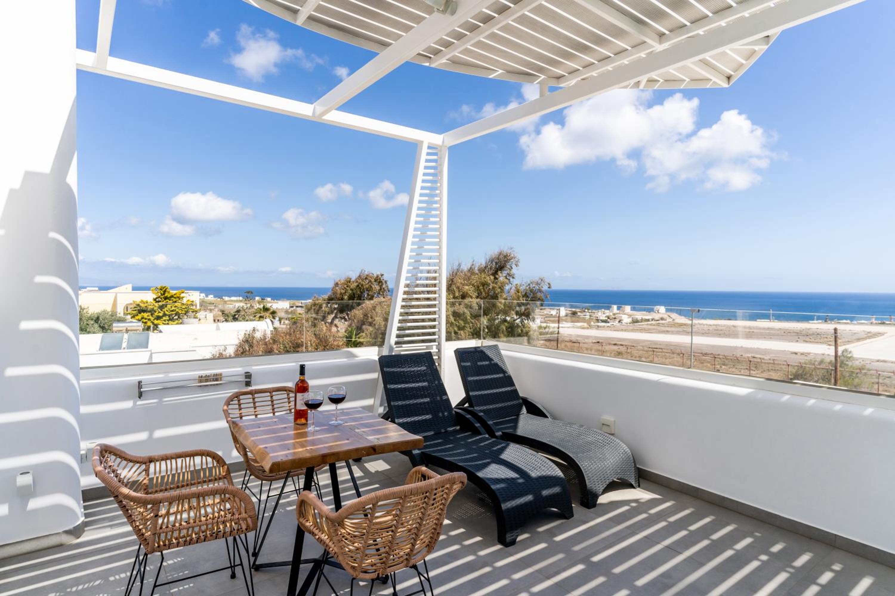  Executive Suite with Sea View & Outdoor Jetted Tub photo 3