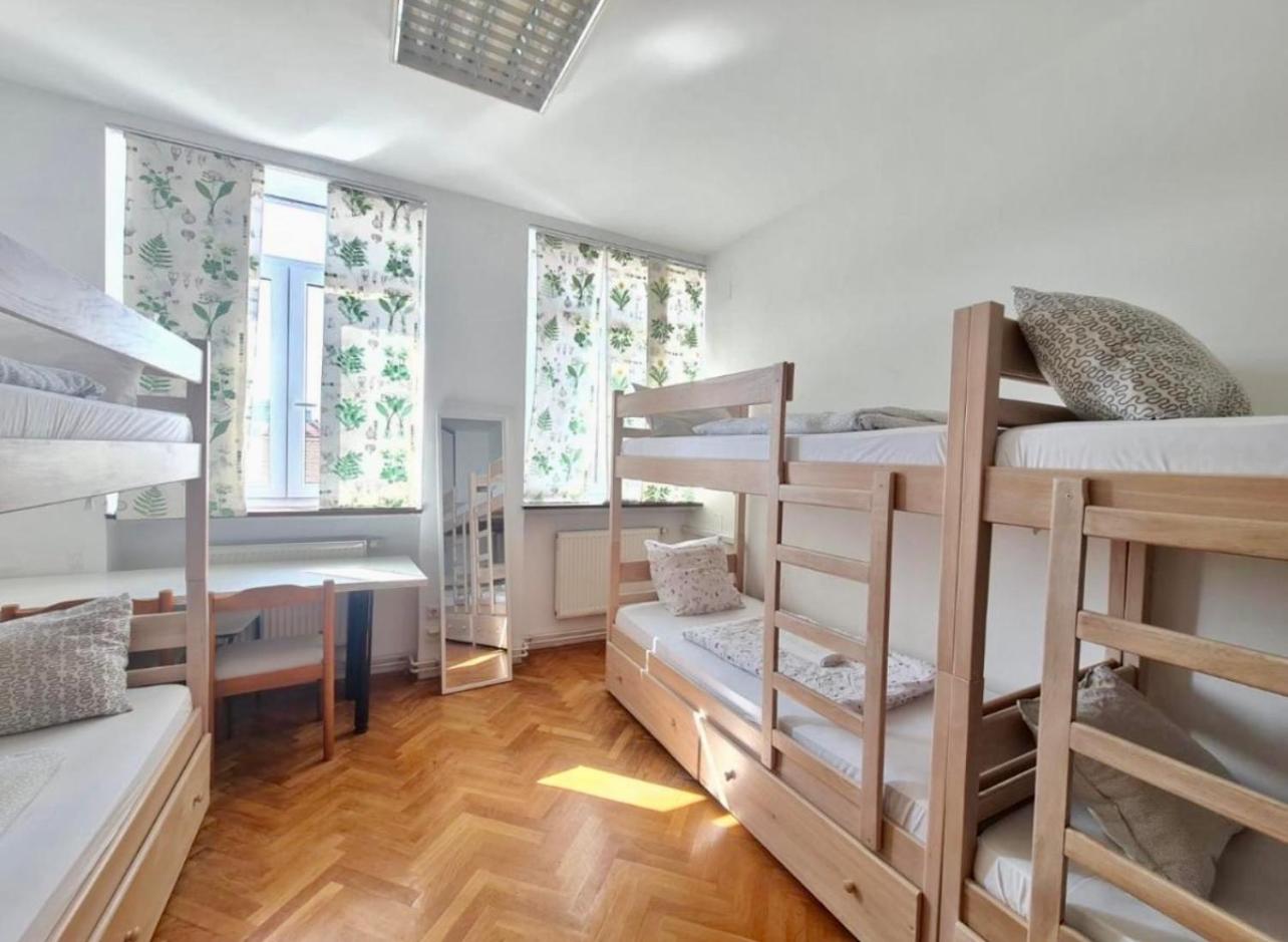 Bed in 8-Bed Mixed Dormitory Room
