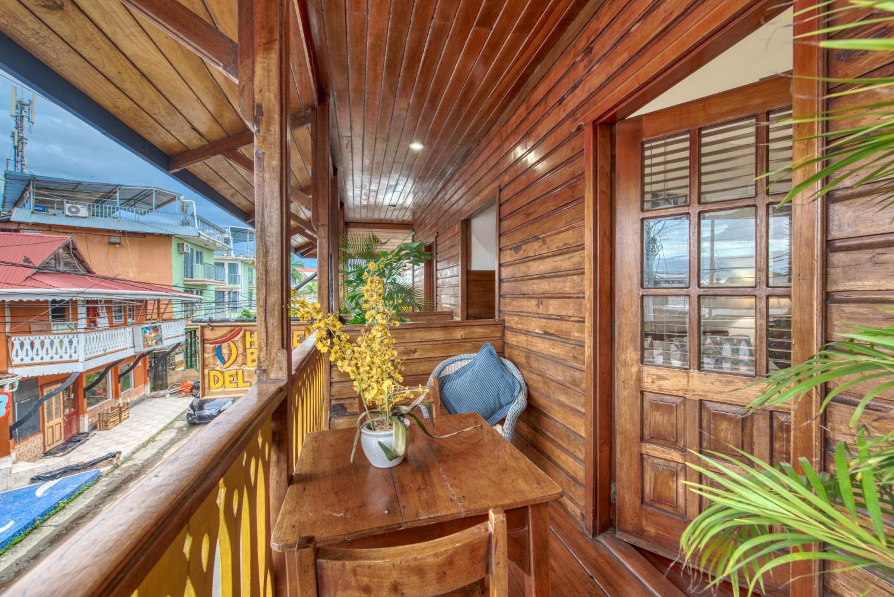 Premium Town Balcony with Queen and Single Bed photo 1