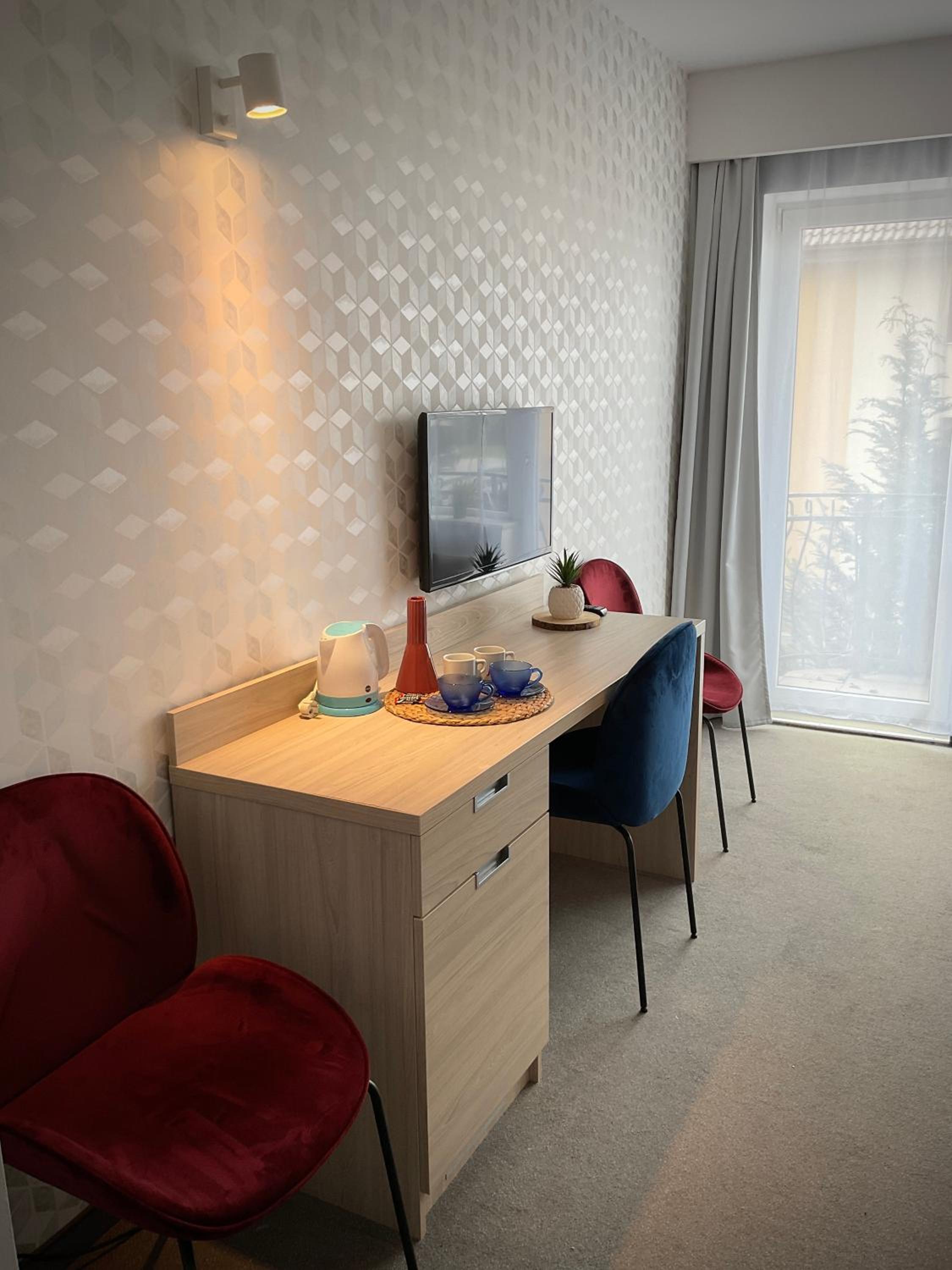 Triple Room with Balcony - Photo 18
