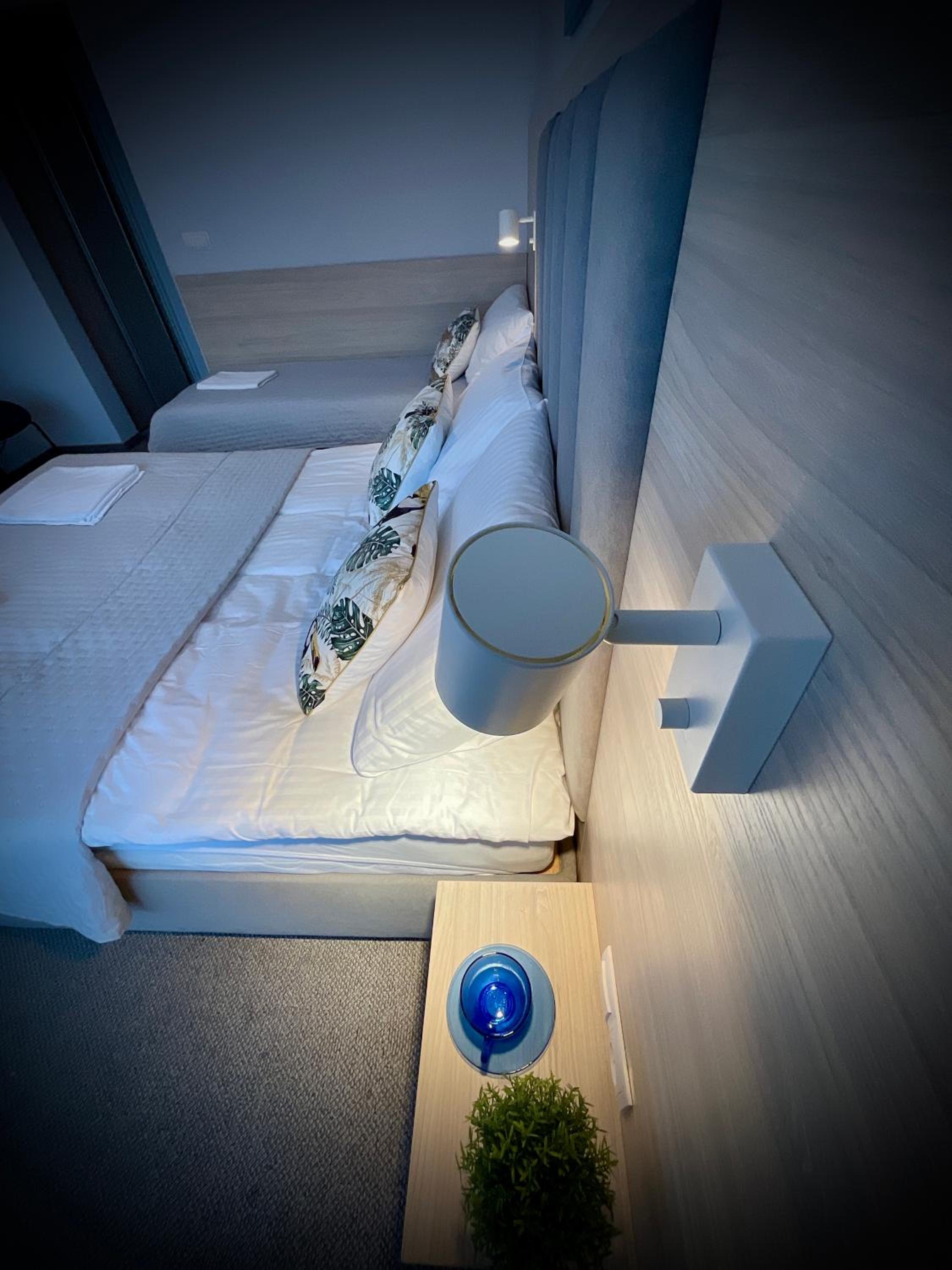 Triple Room with Balcony - Photo 7
