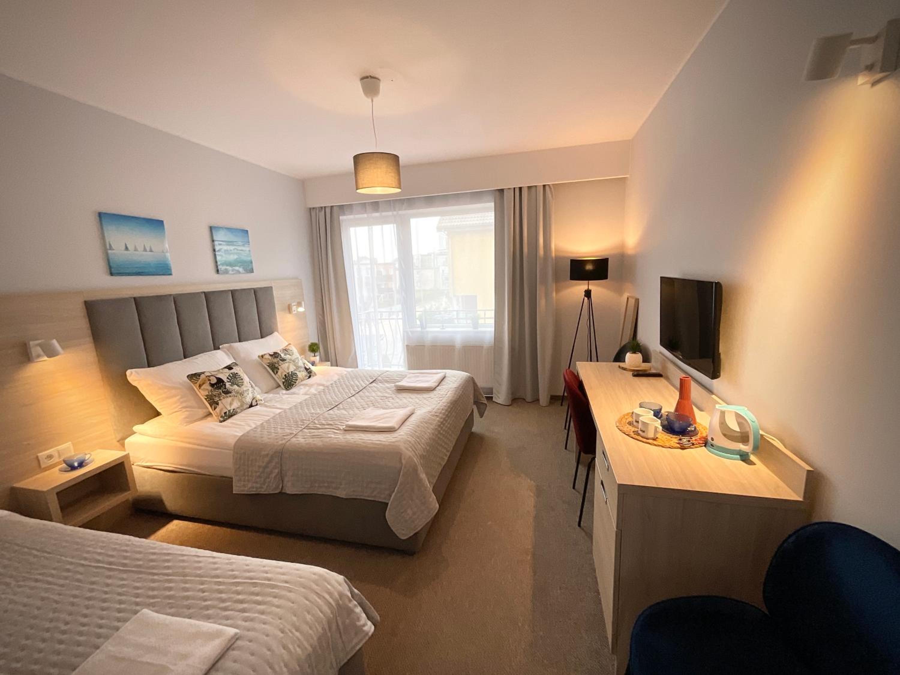 Triple Room with Balcony - Photo 24