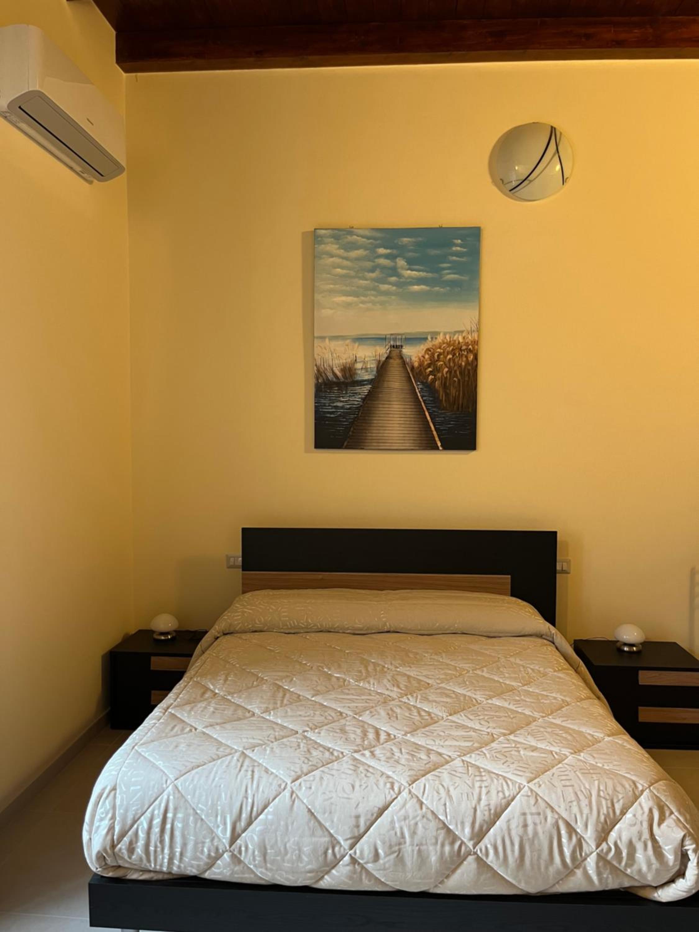 Large Double Room - Photo 3