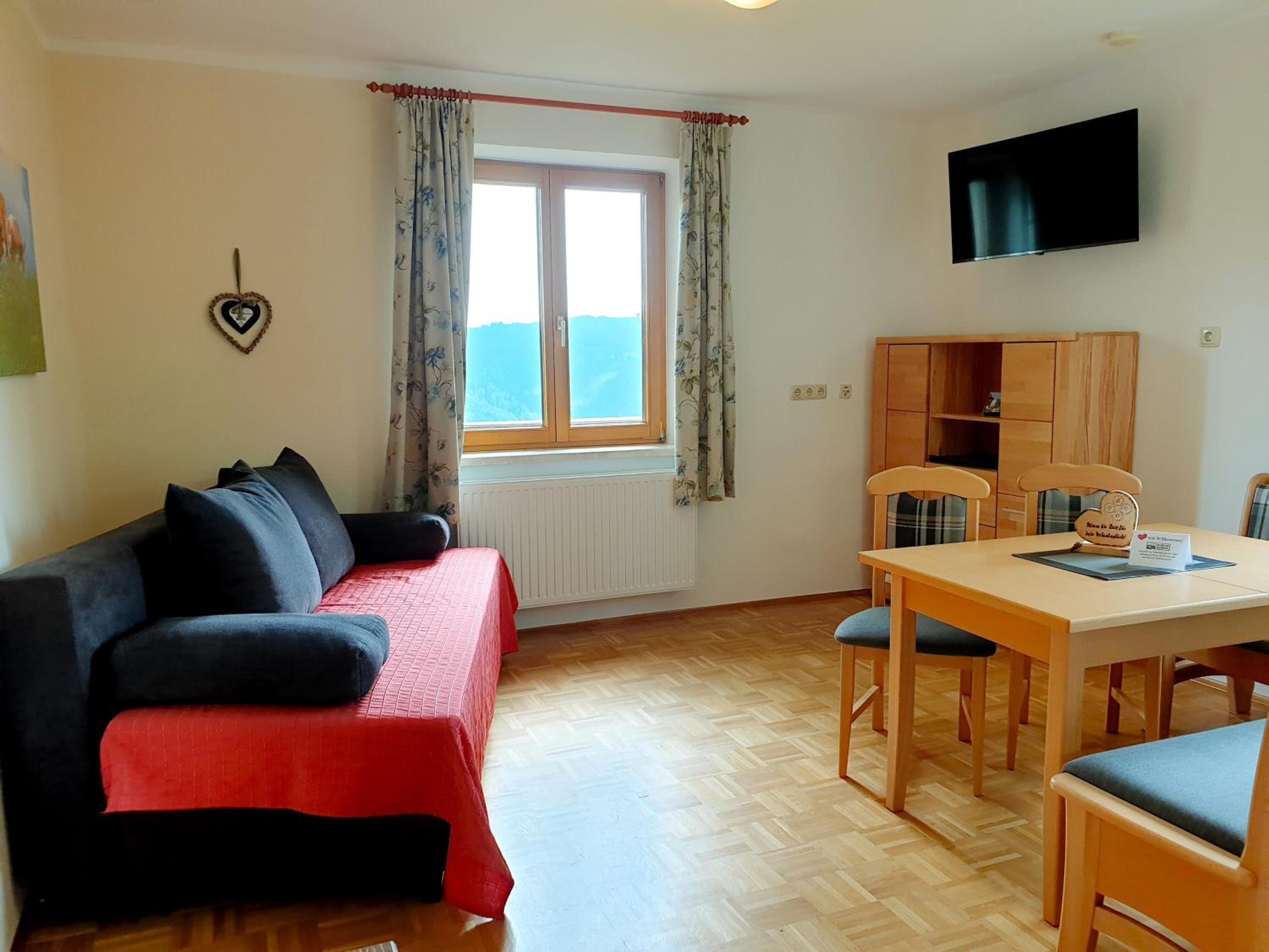 Large Two-Bedroom Apartment with Balcony photo 2