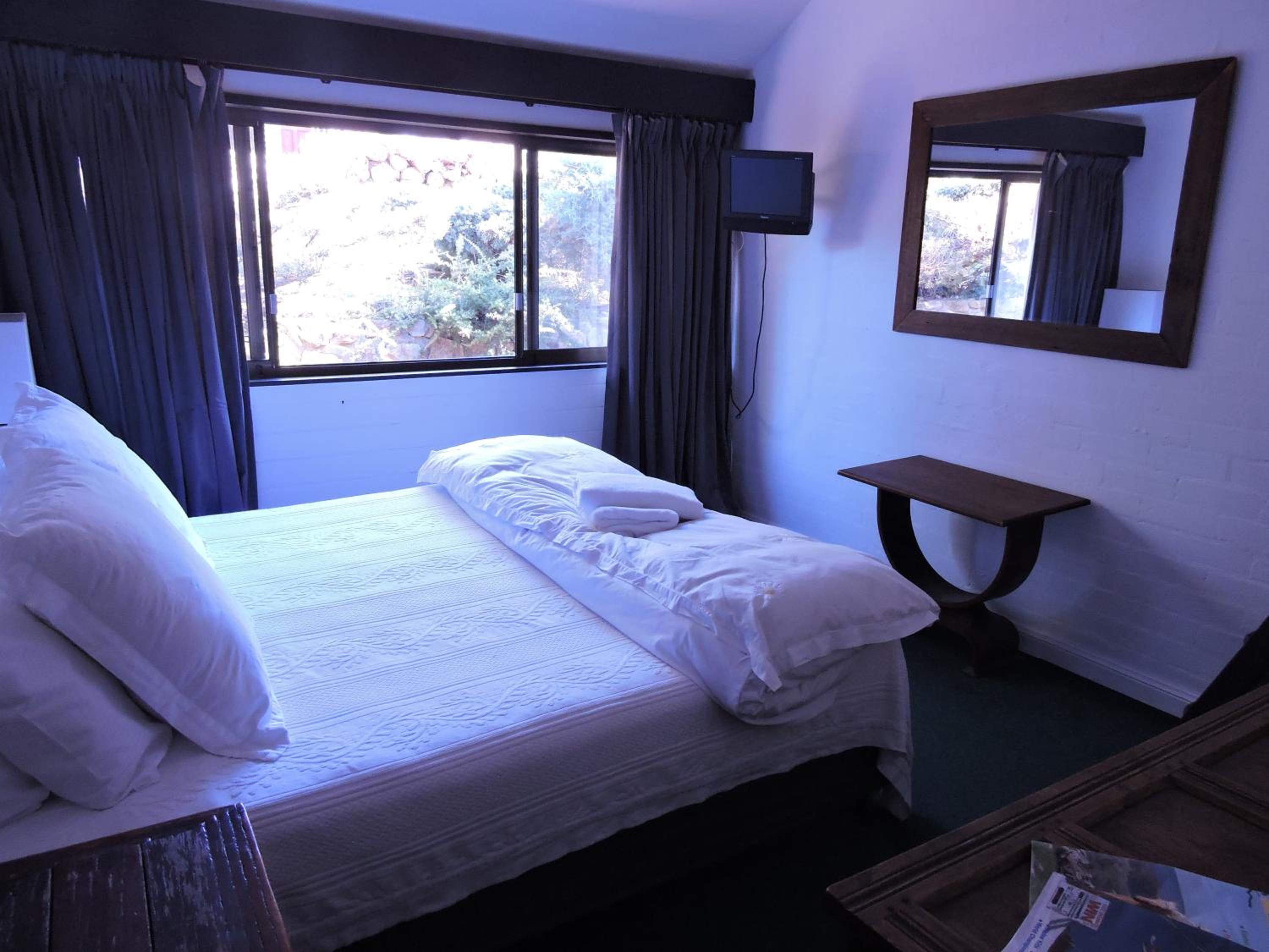 Guestroom Double - Photo 11