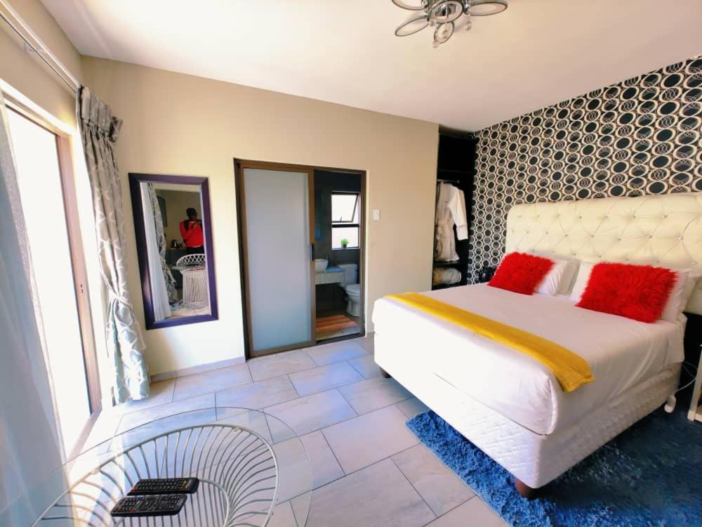 Queen Room with Balcony