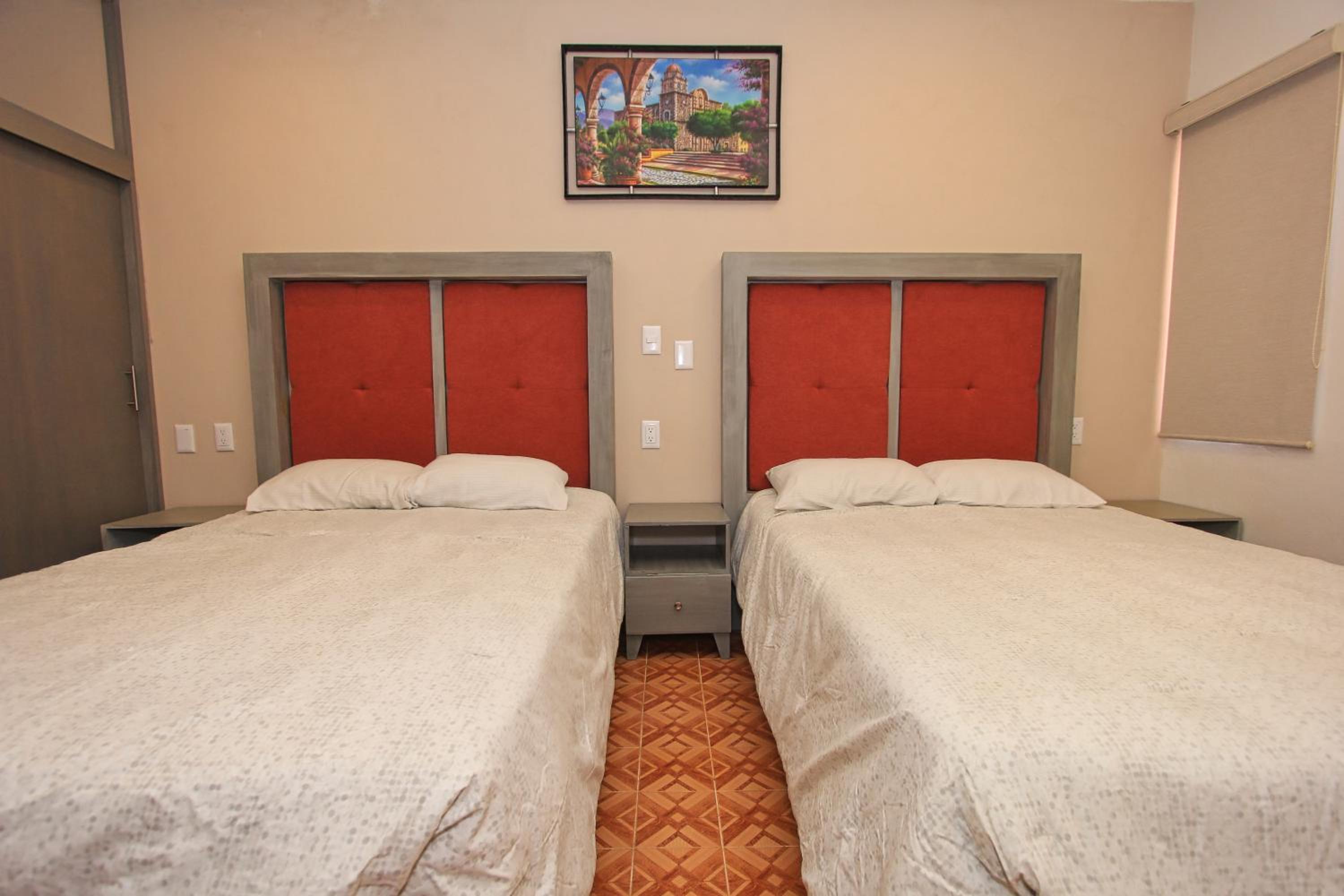 Twin Room - Photo 3