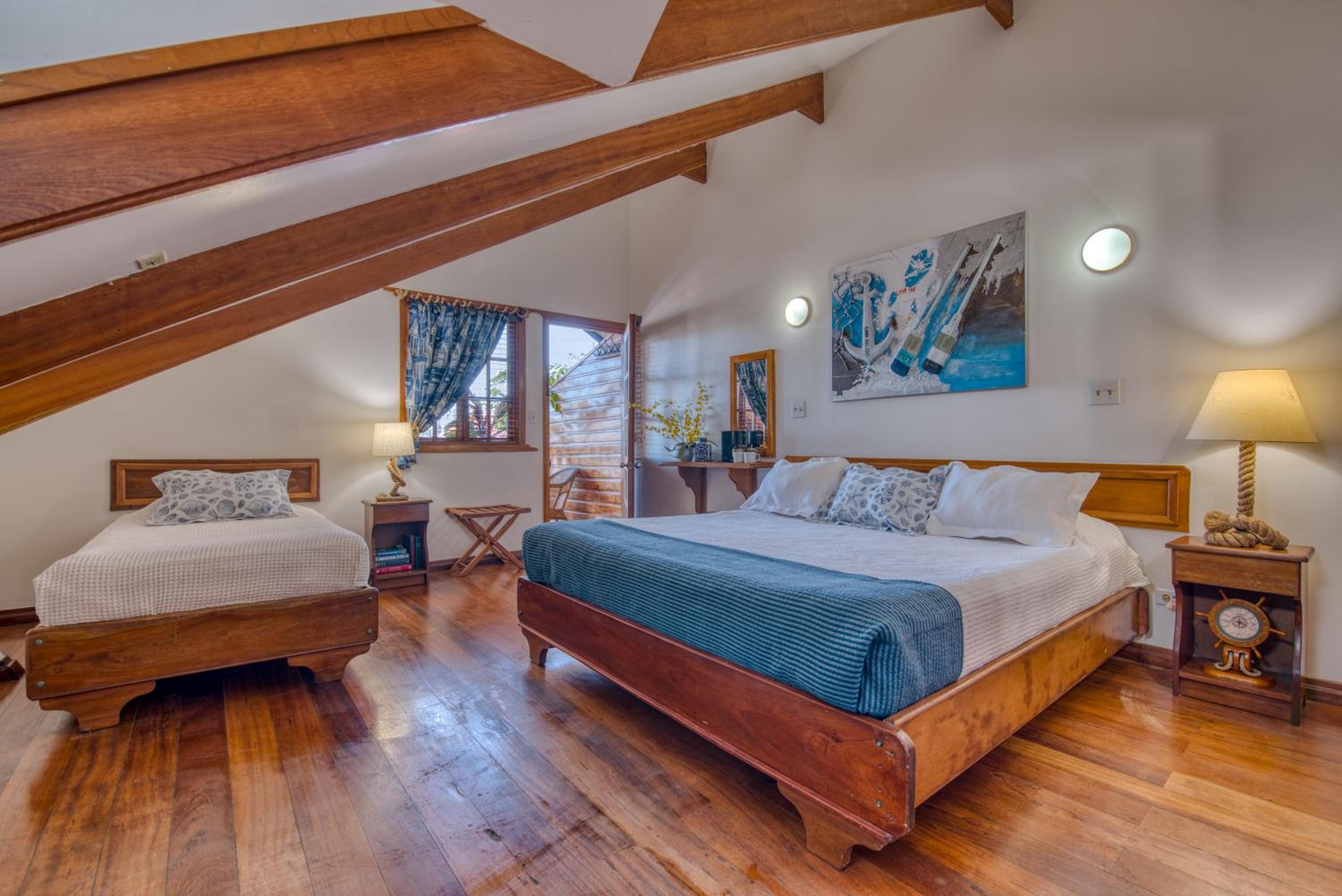 Premium Town Balcony Room with King and Single Bed photo 1