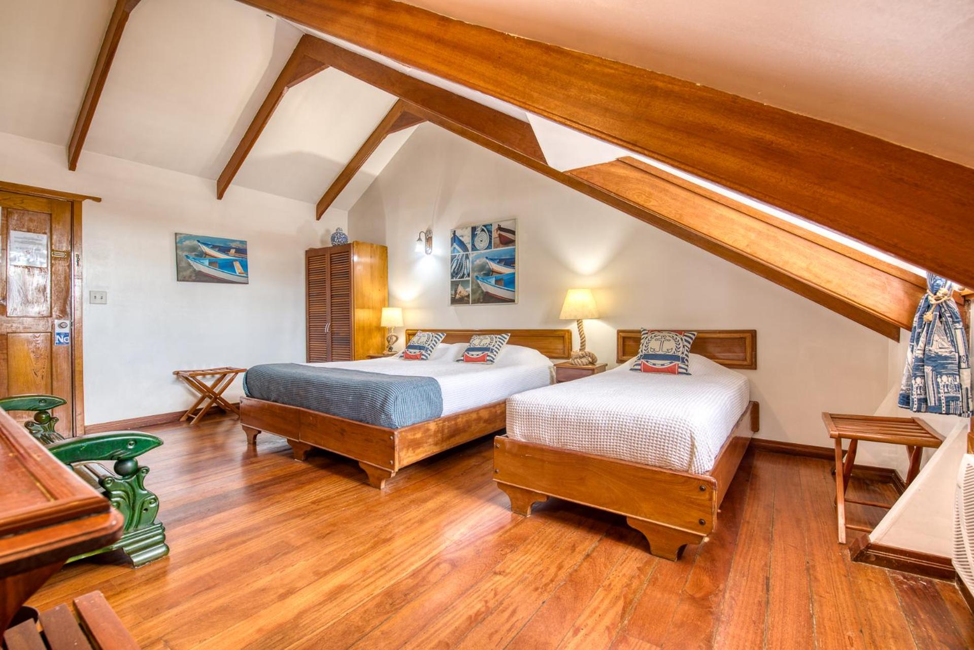 Standard Room with King and Single bed photo 1