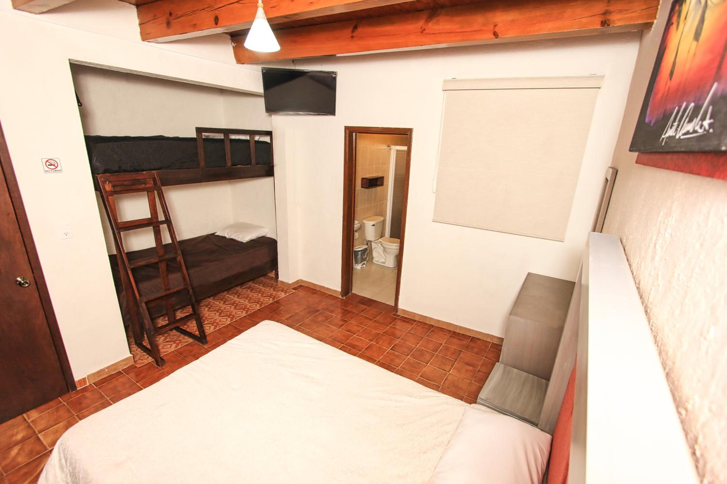 Family Room - Photo 9