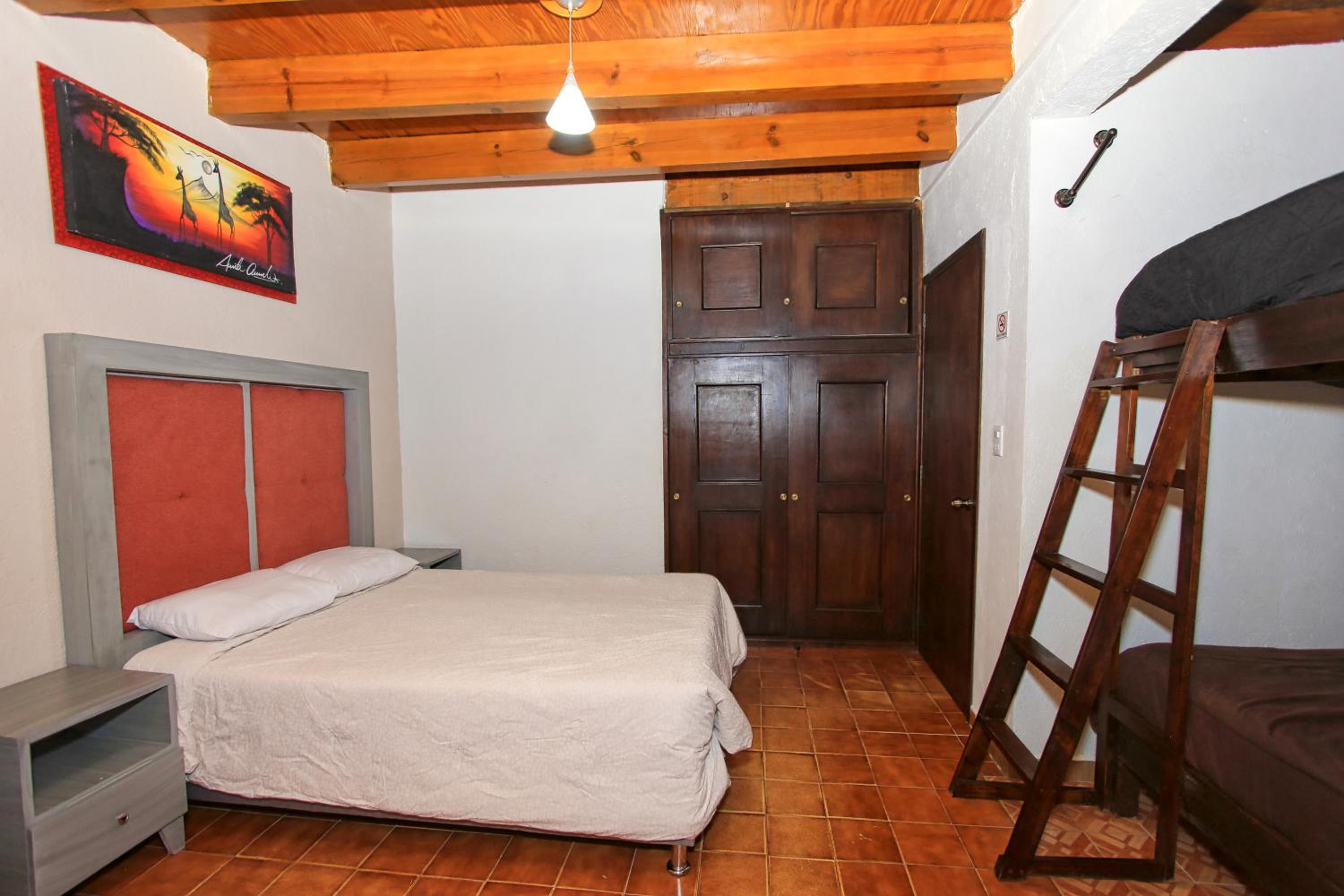 Family Room - Photo 8