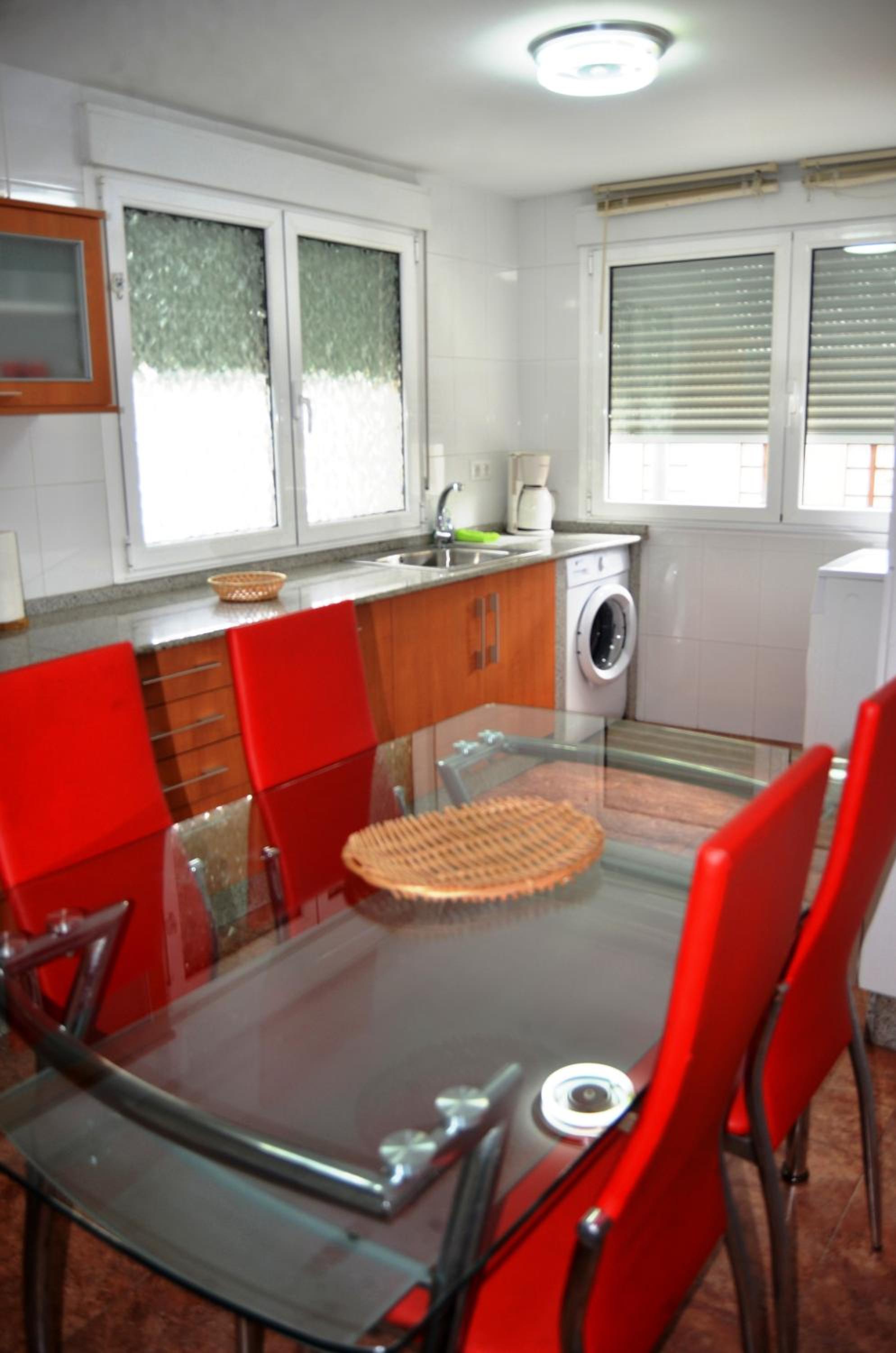 Apartment - Ground Floor - Photo 2