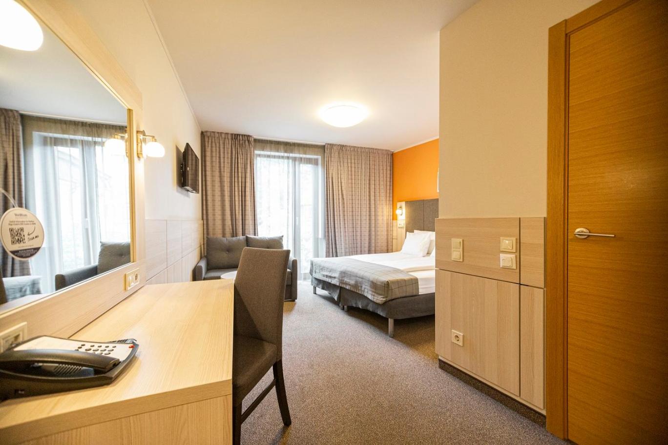 Standard Double or Twin Room photo 3