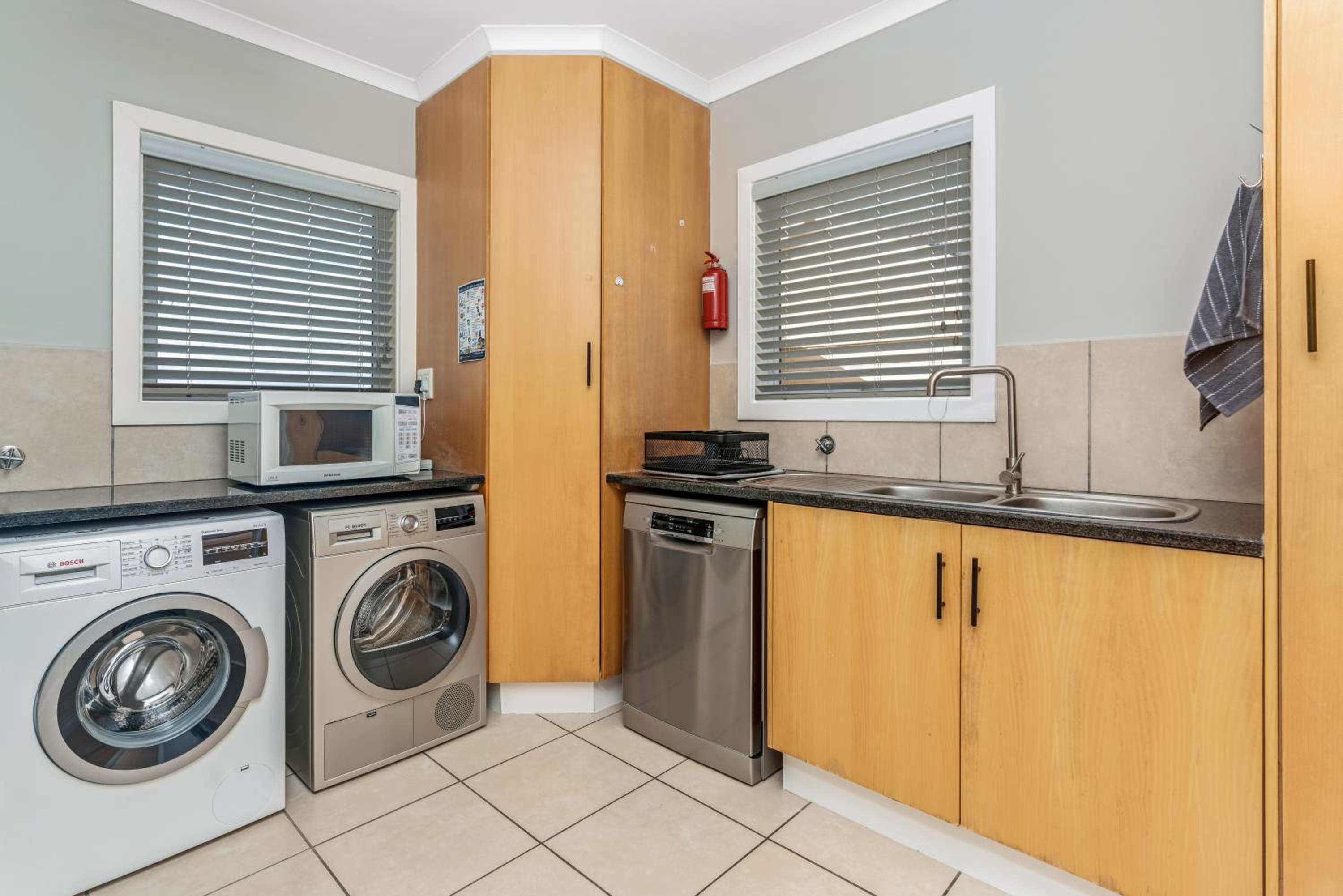 Three-Bedroom House photo 2