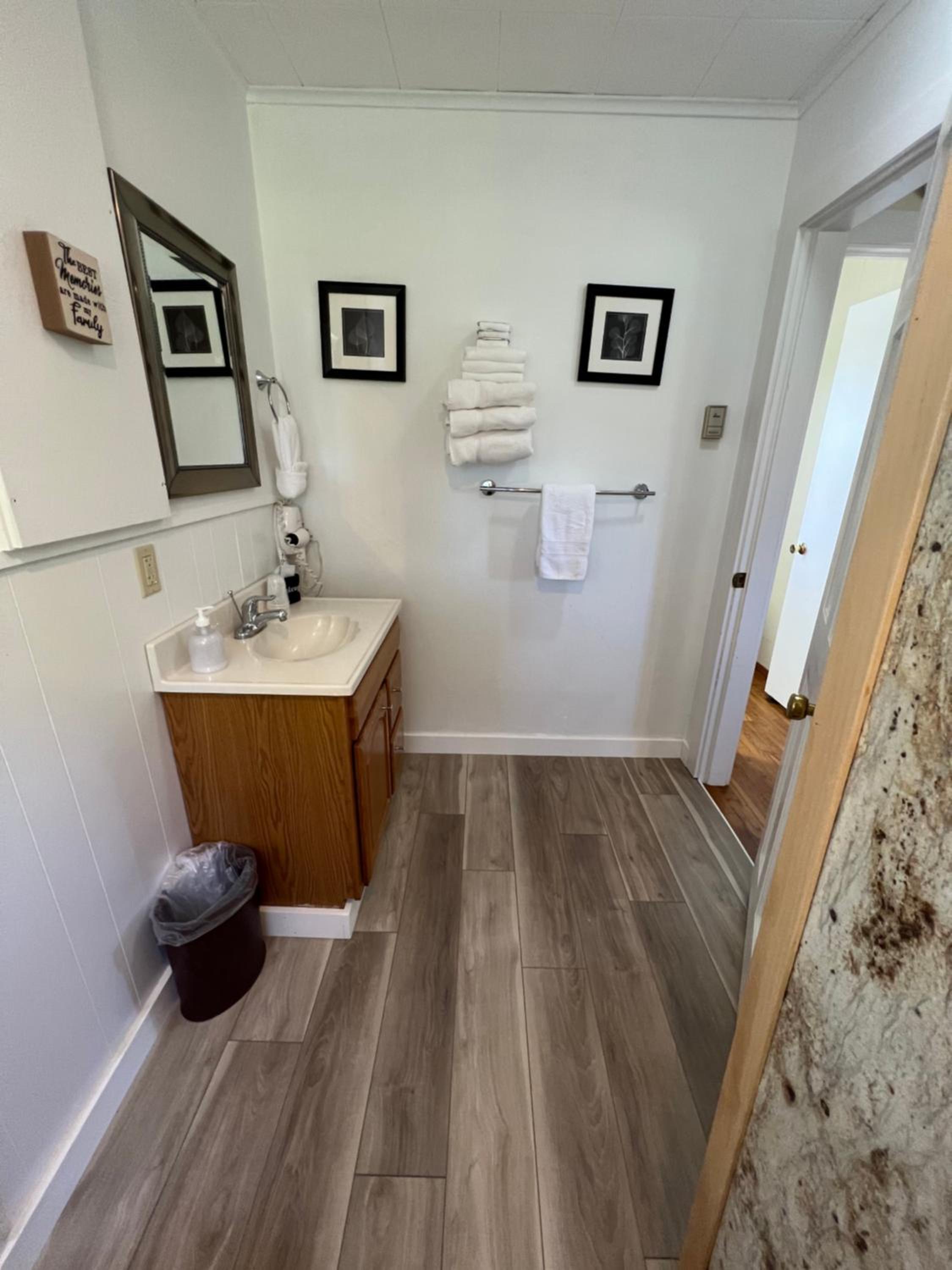 One-Bedroom Cottage - Photo 15