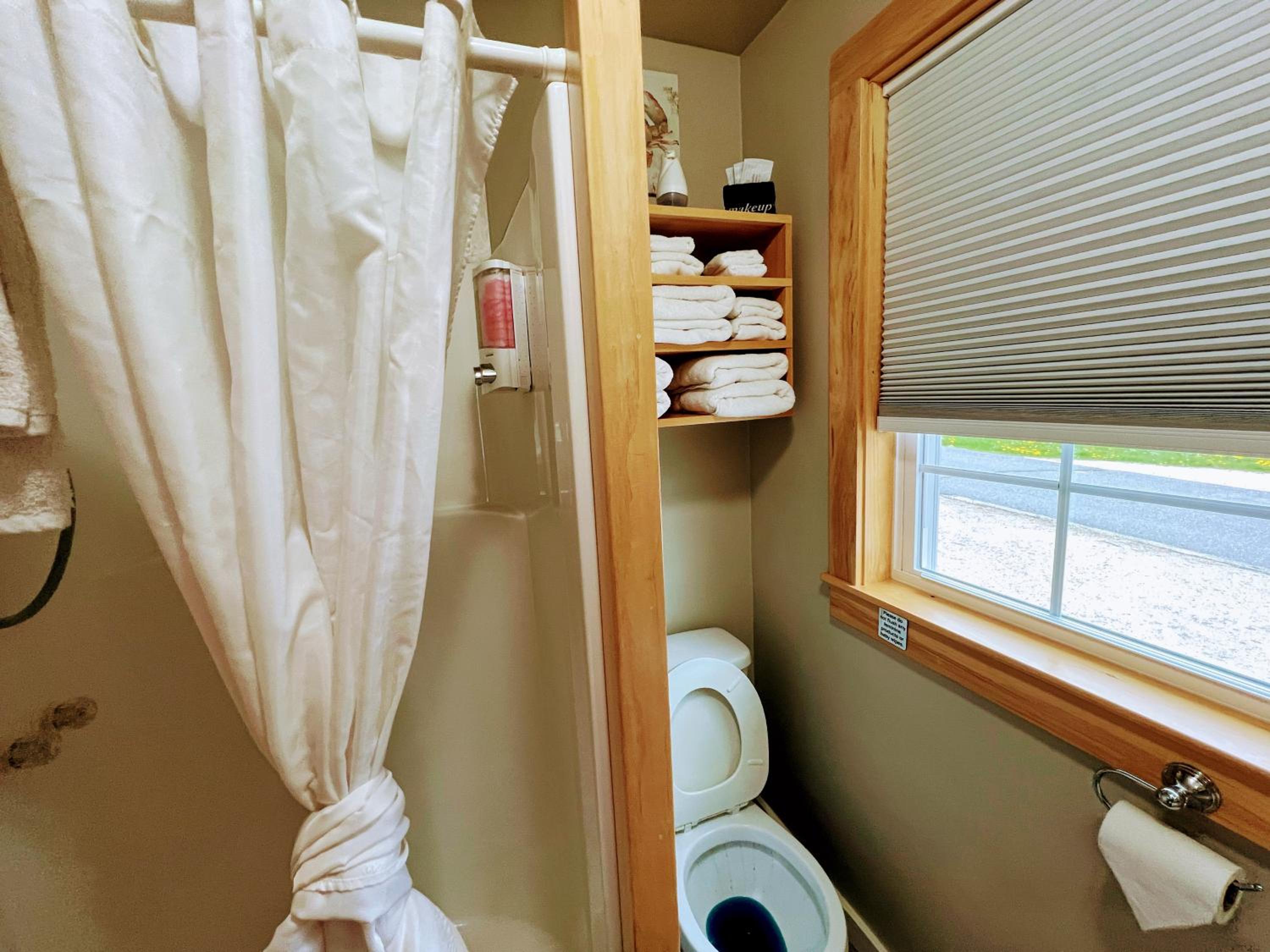 1 bedroom Cottage 1 Q/2T  - Photo 2