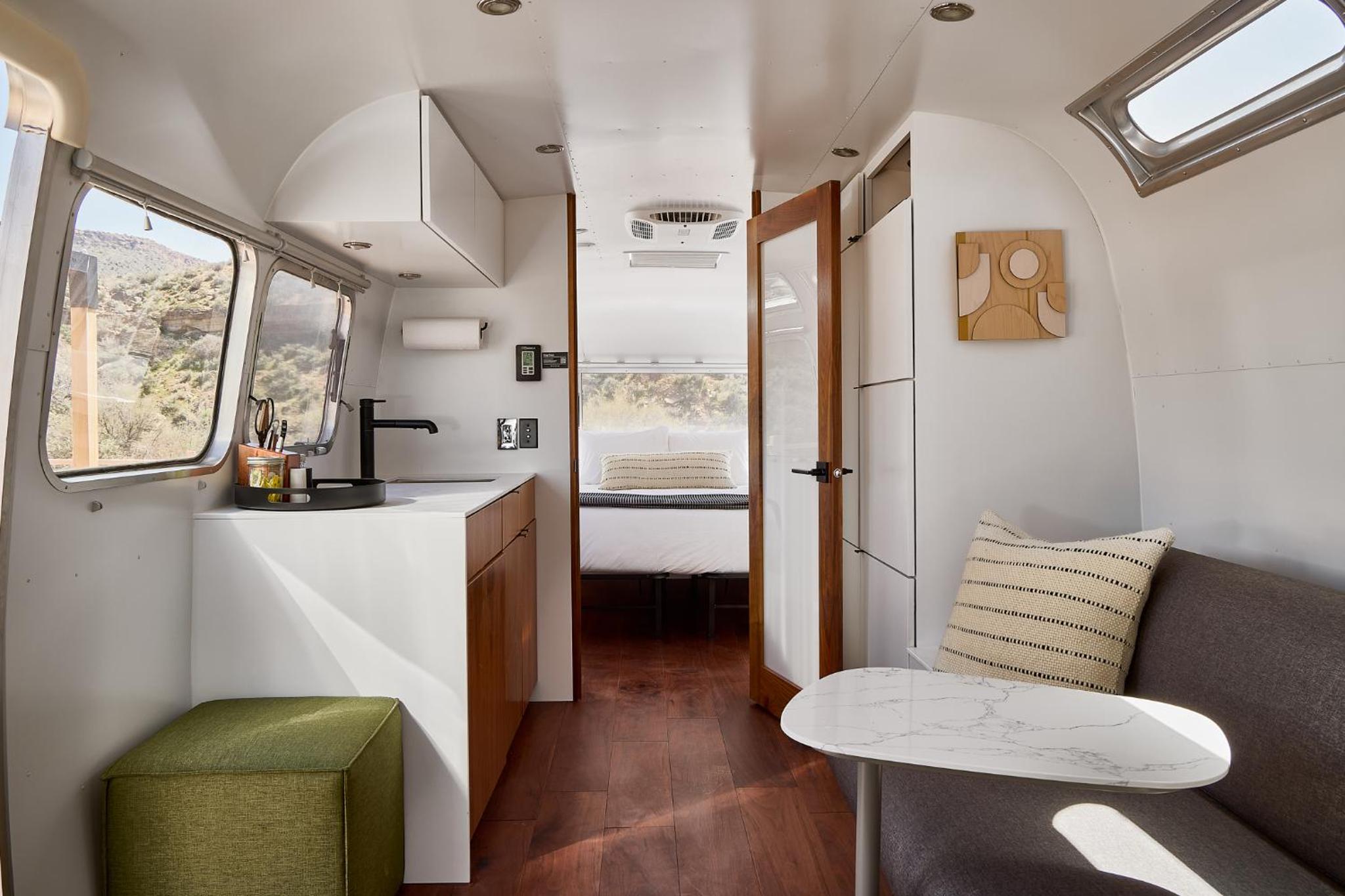 Premium Airstream Suite - Photo 14