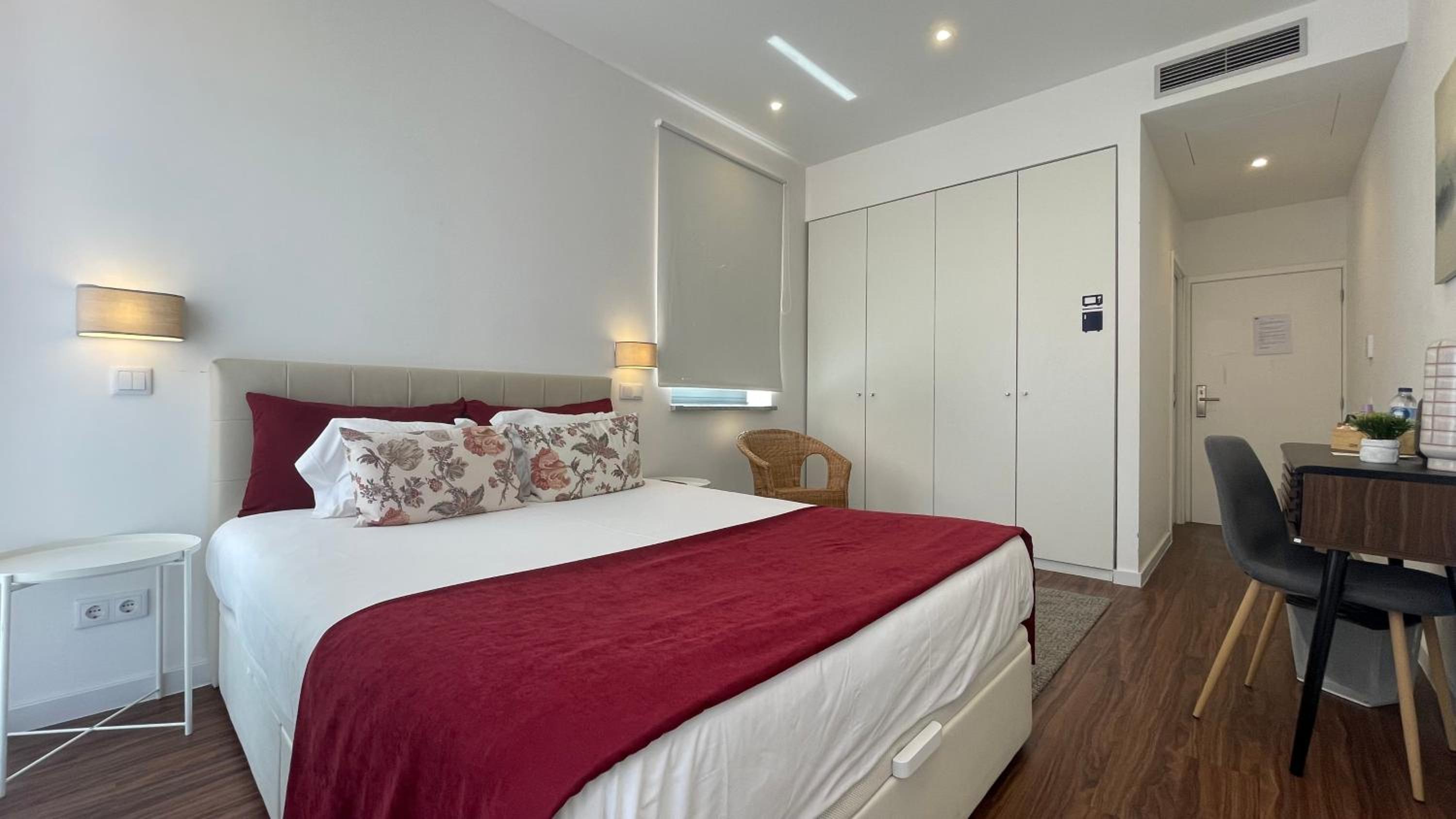 Double Room - Photo 13