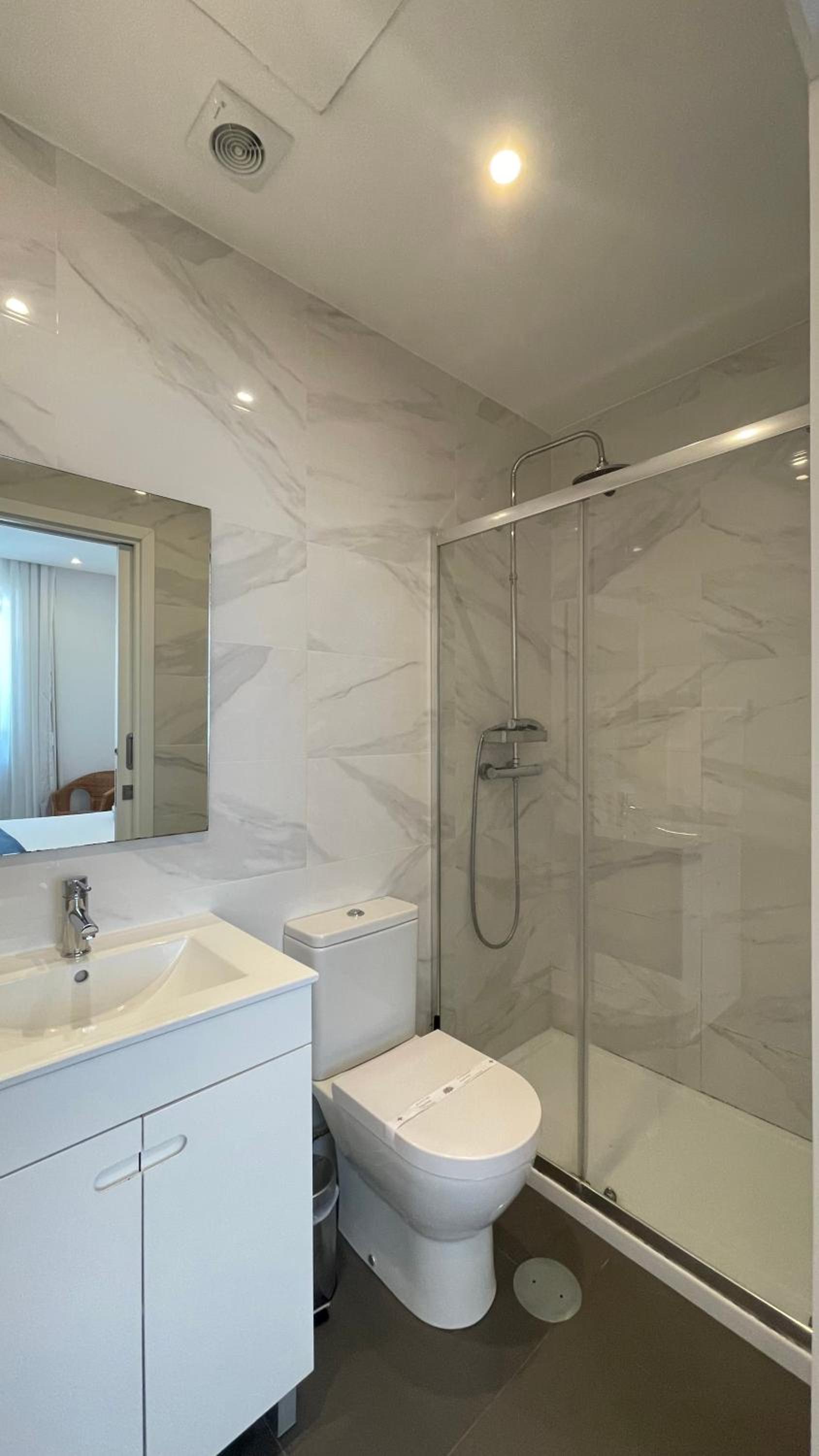 Double Room - Photo 10