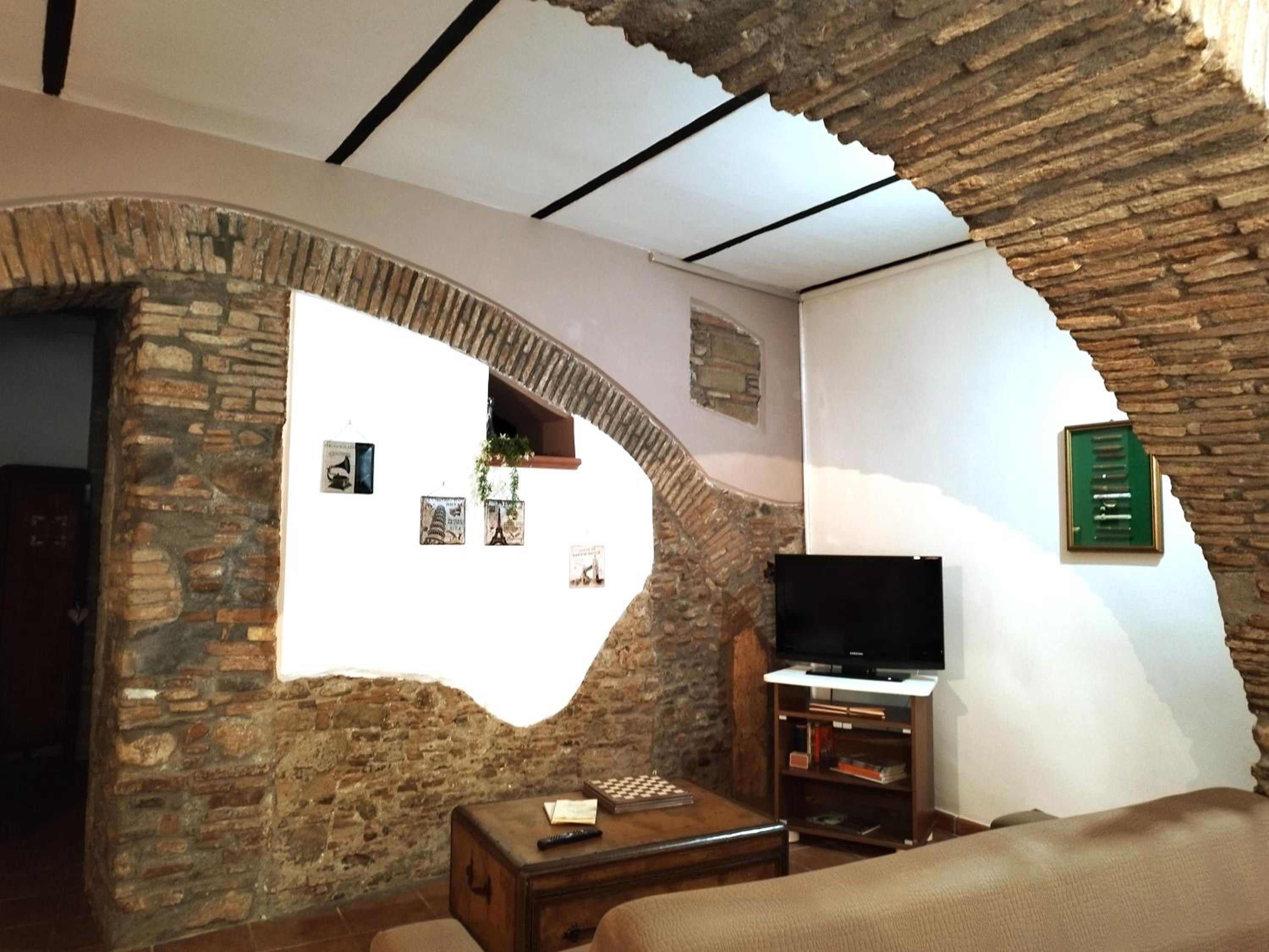 Apartment - Ground Floor - Photo 2