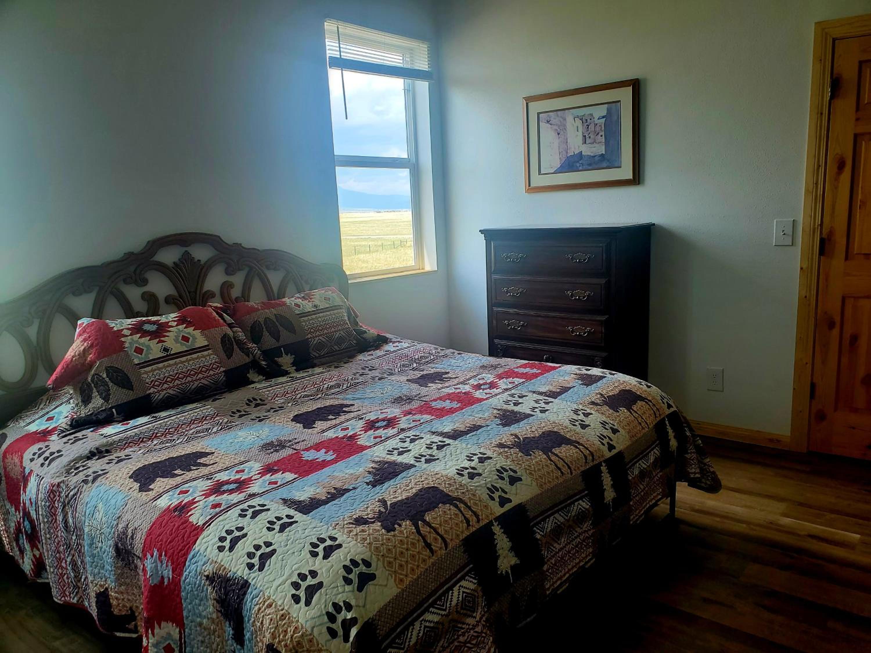 Deluxe King Suite - Photo 2
