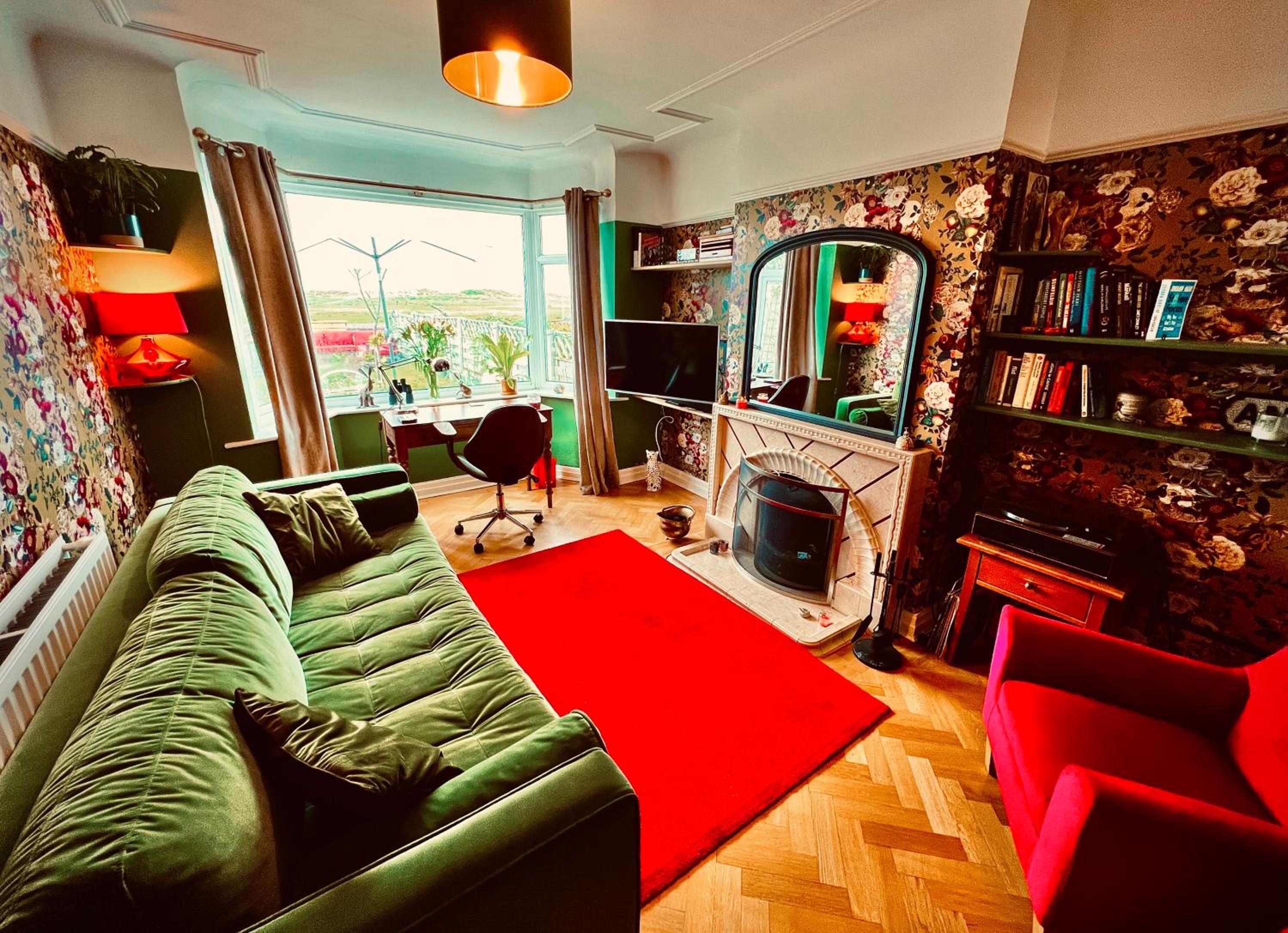 Three-Bedroom House photo 3