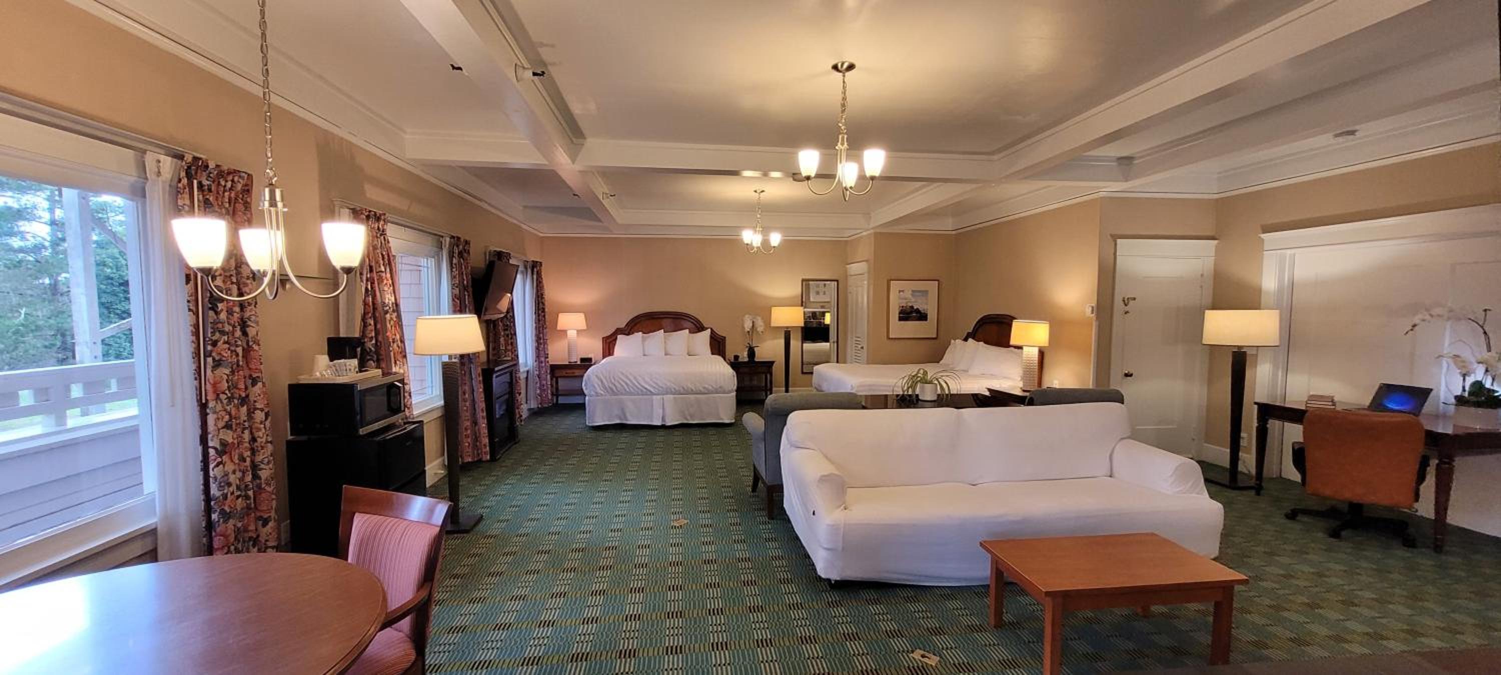 King Room with Two King Beds - Photo 1
