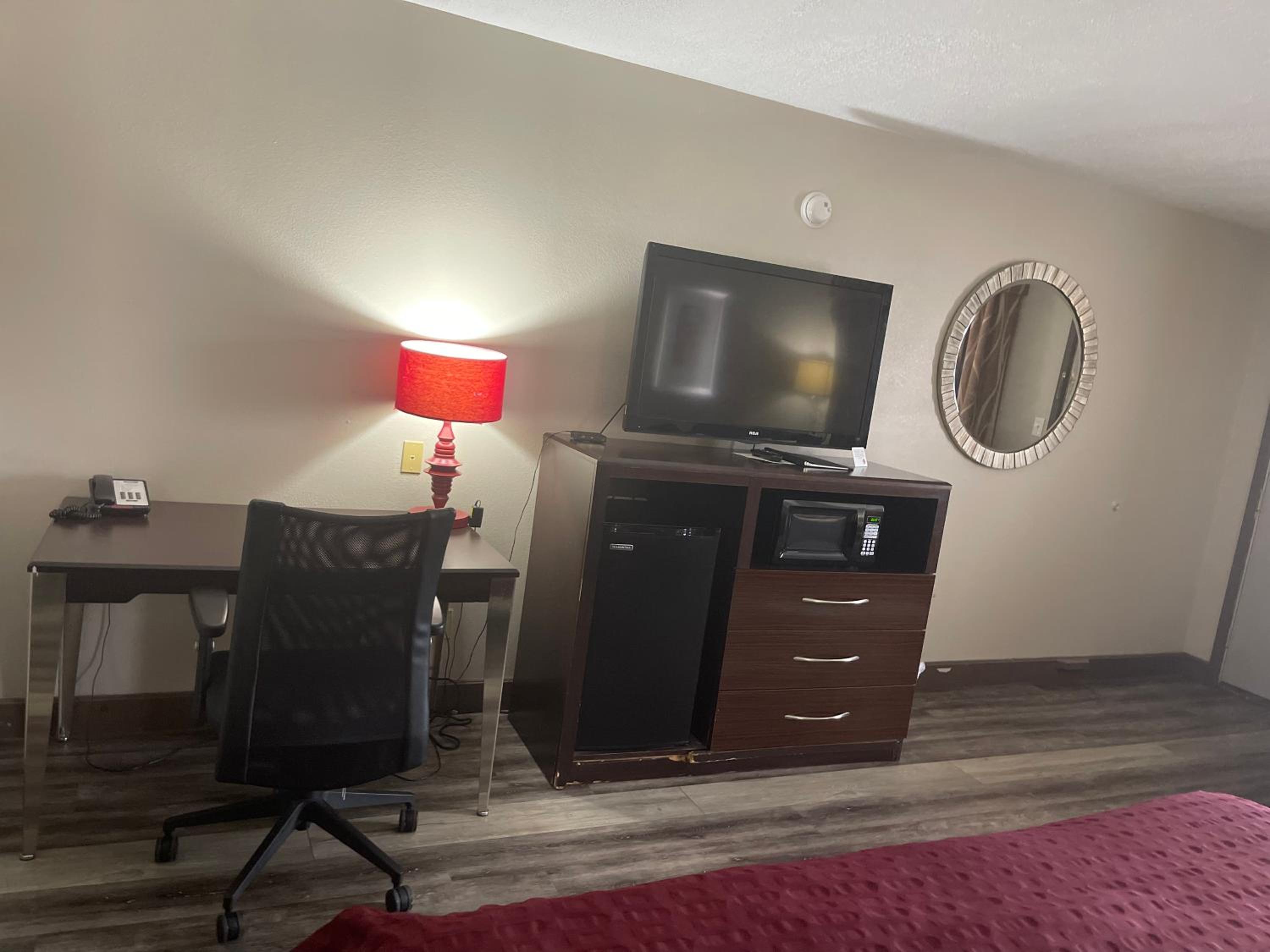 Deluxe Room with Two Queen Beds - Non-Smoking - Photo 1
