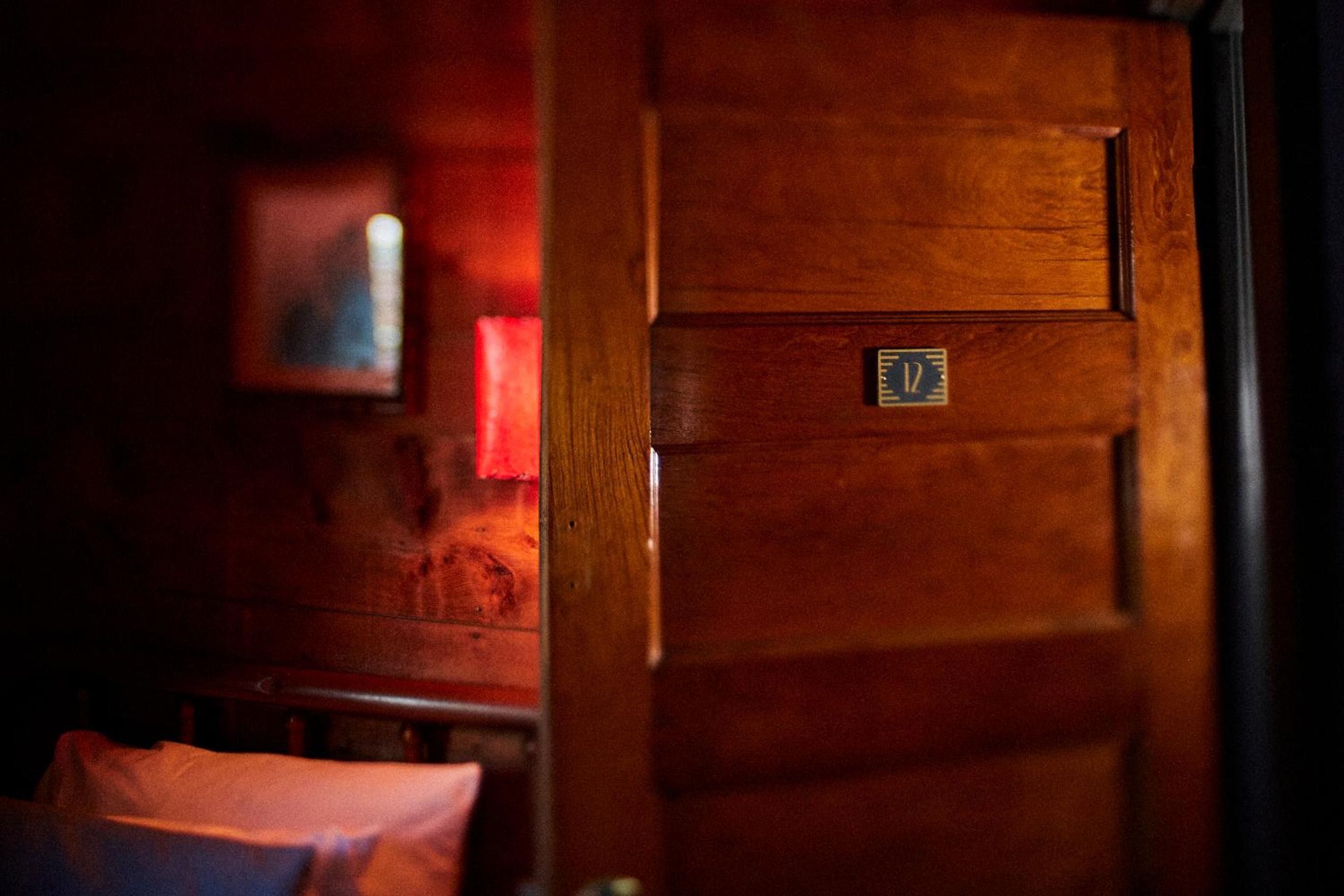 Standard Twin Room with Shared Bathroom photo 2