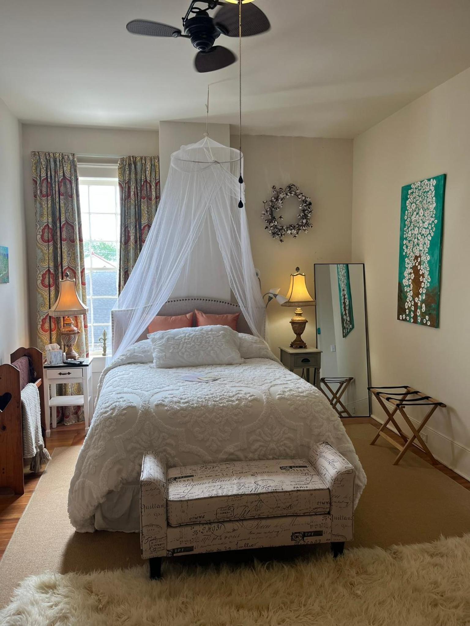 Deluxe Double Room with Bath - Photo 10