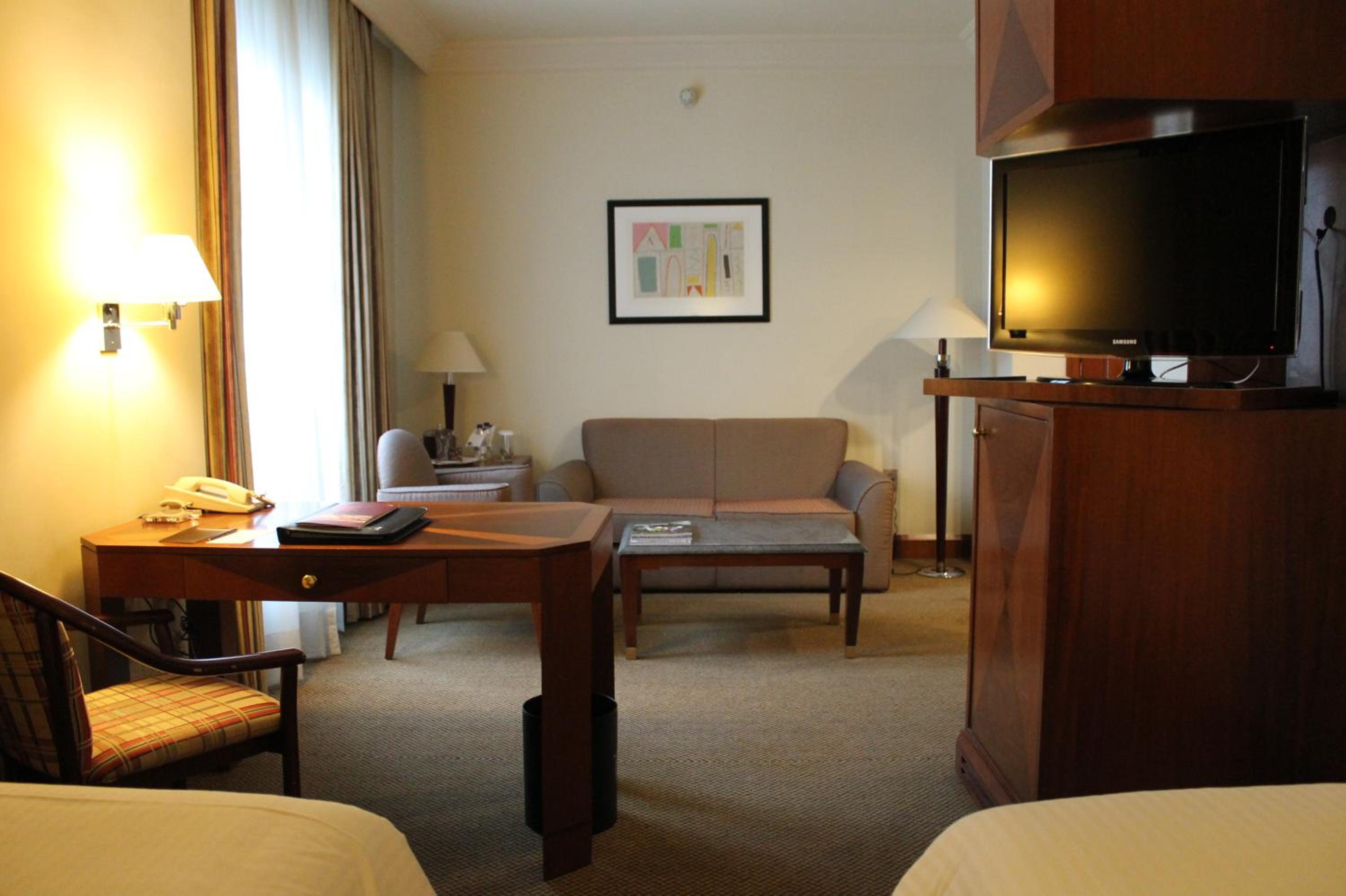 Comfort Double Room with Two Double Beds - Photo 4