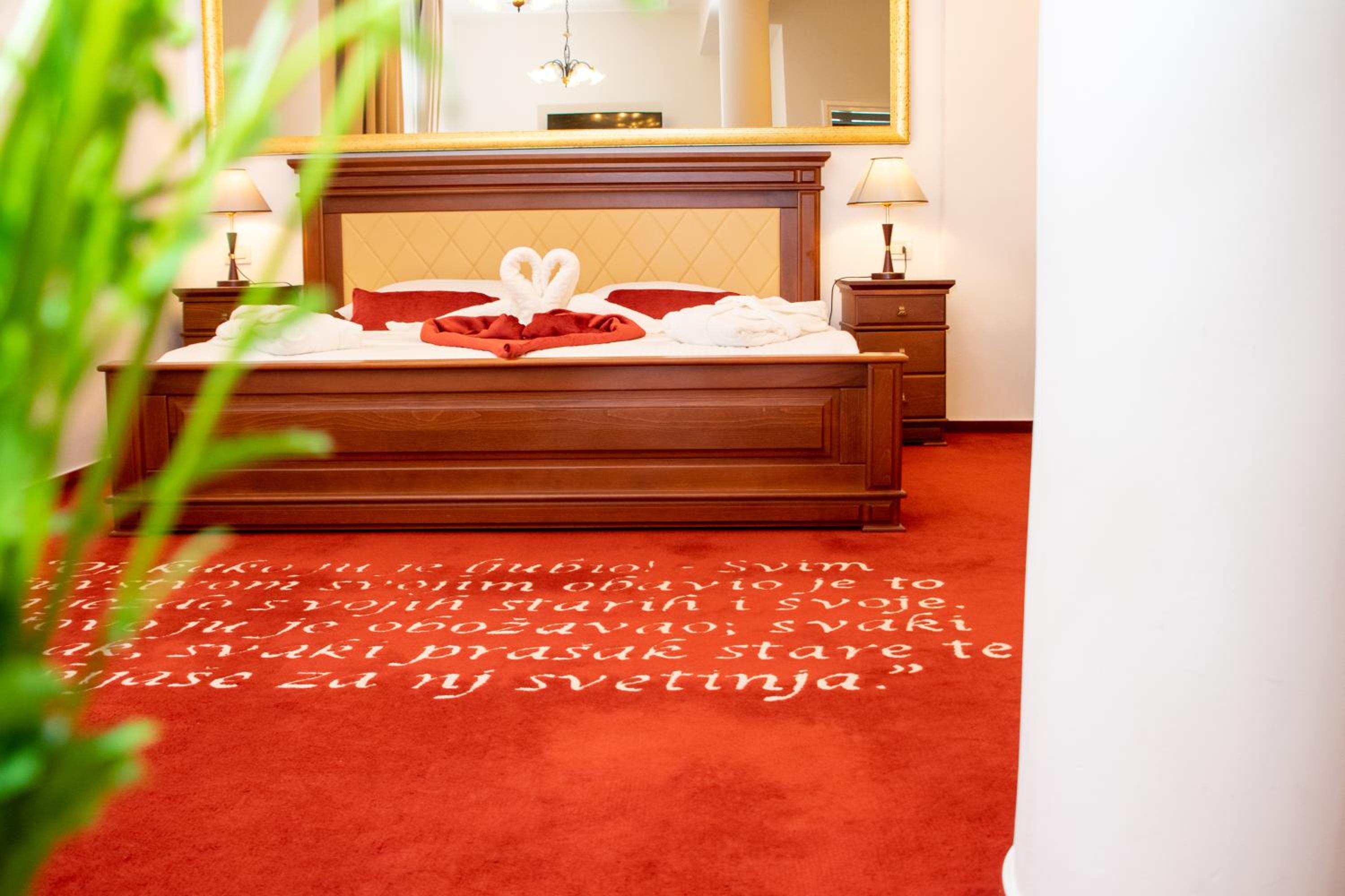 Deluxe King Room photo 3