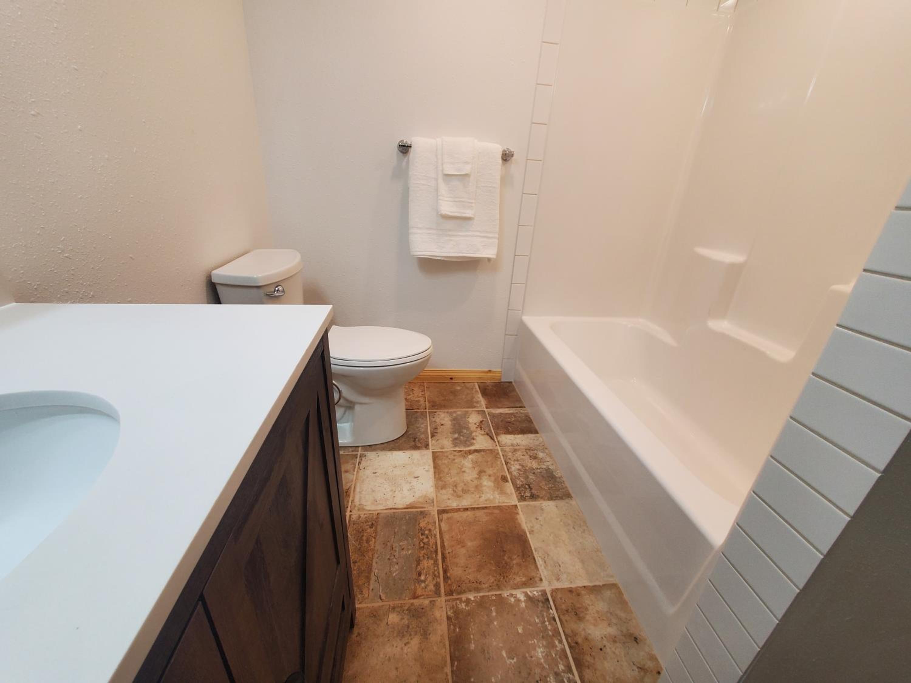 Double Room with Balcony - Photo 8