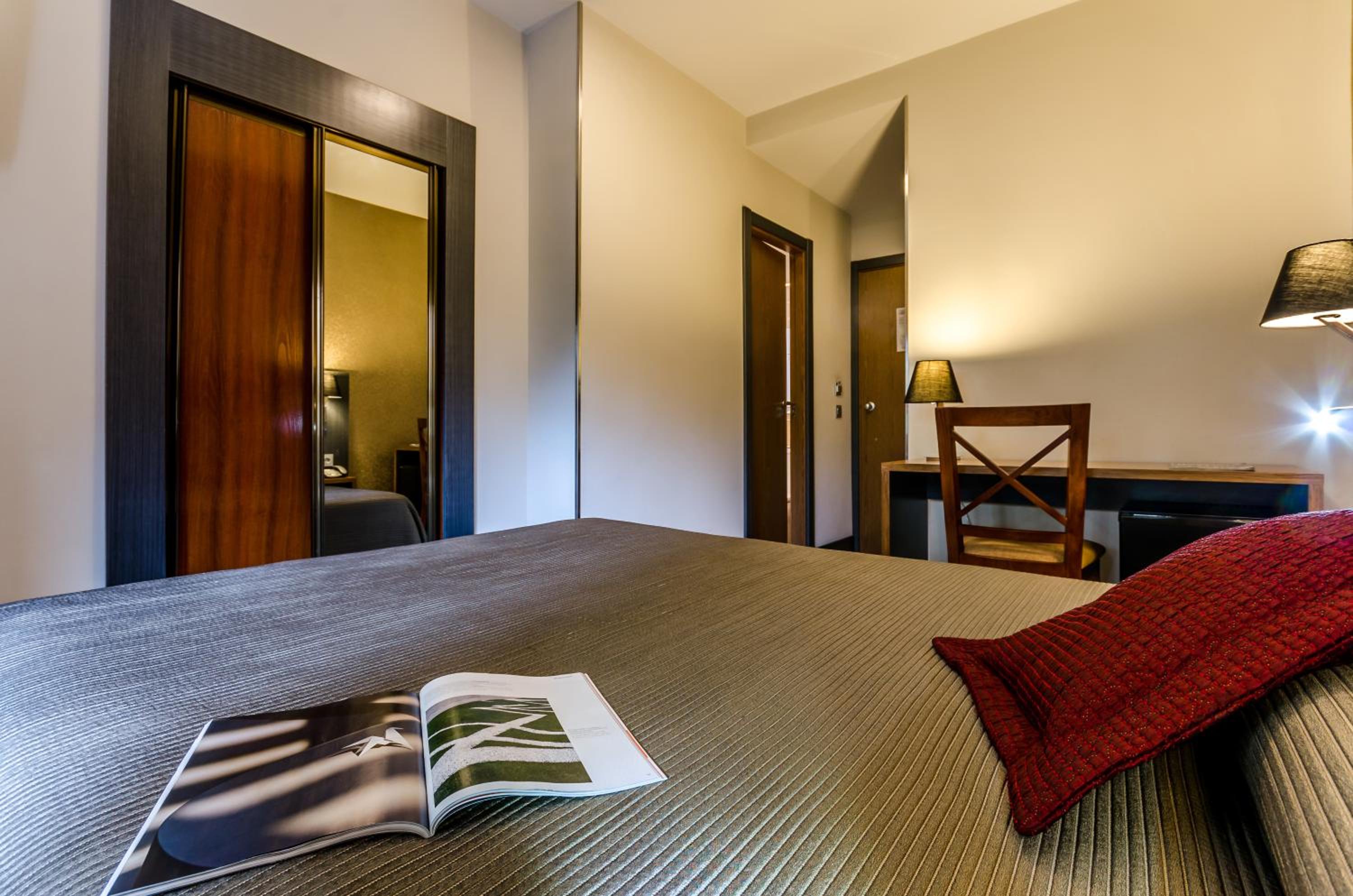 Double or Twin Room for Single Use photo 3