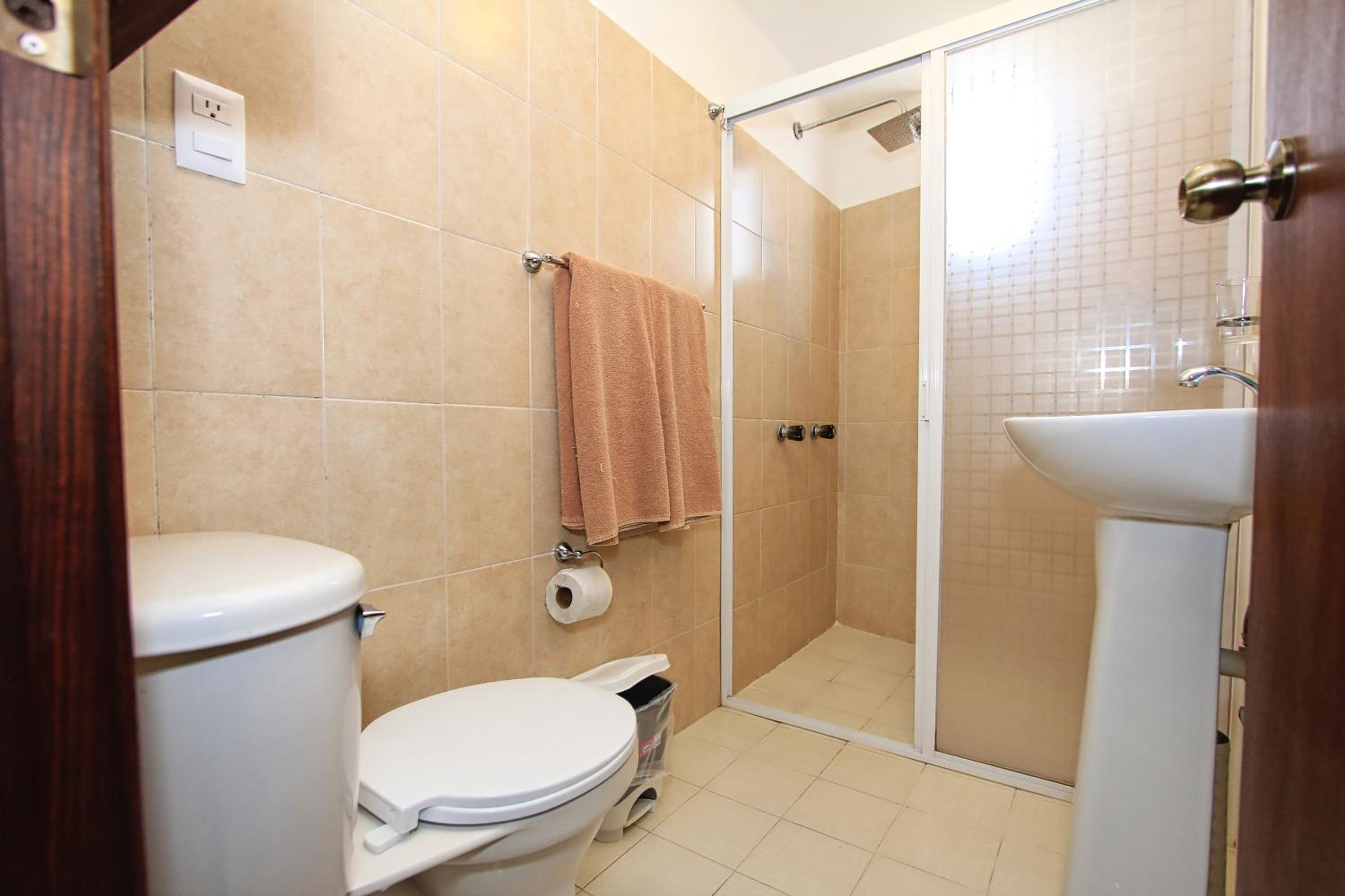 Twin Room - Photo 13