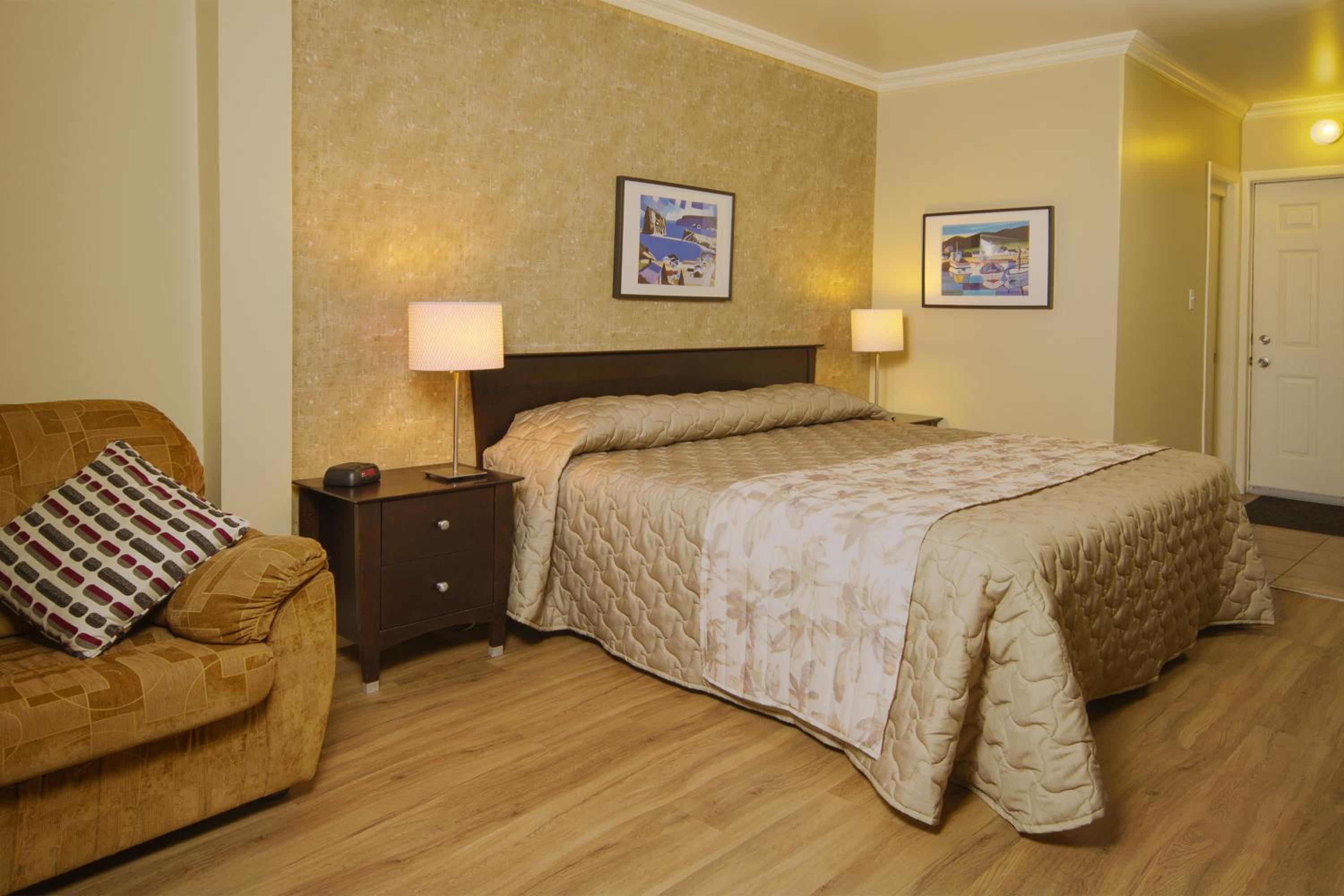 Deluxe King Room with Sea View