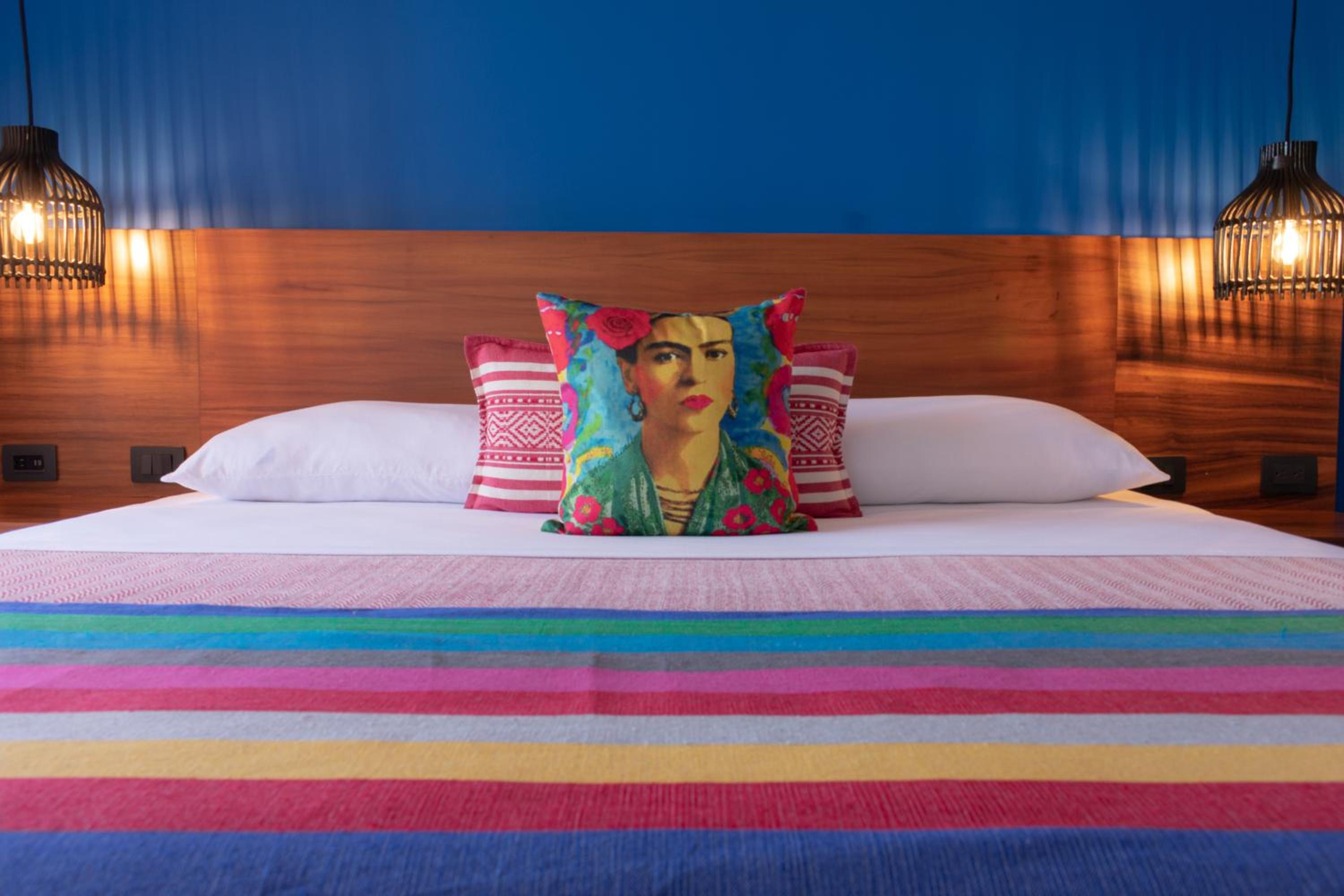 Queen Room with Balcony photo 3
