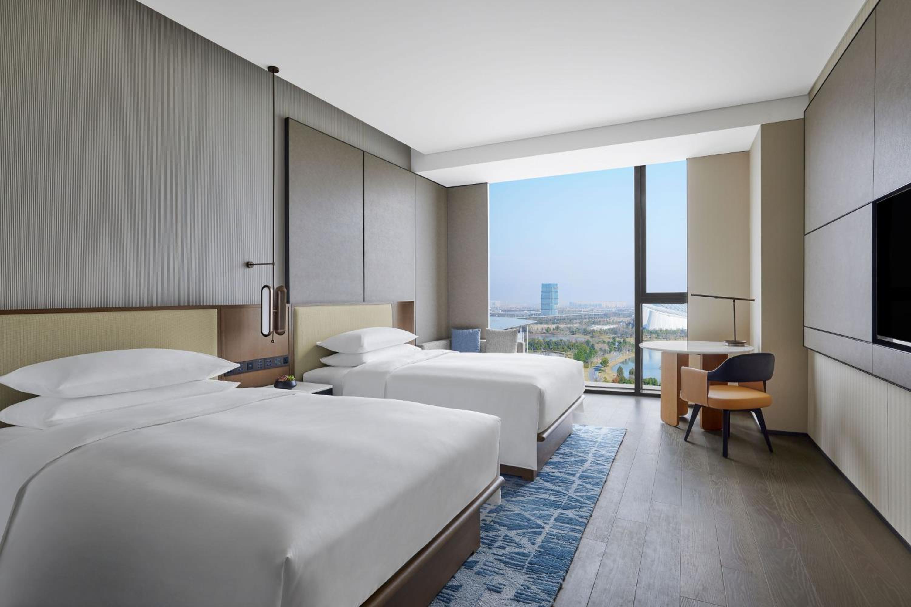 Premier Twin Room with Lake View - Photo 7