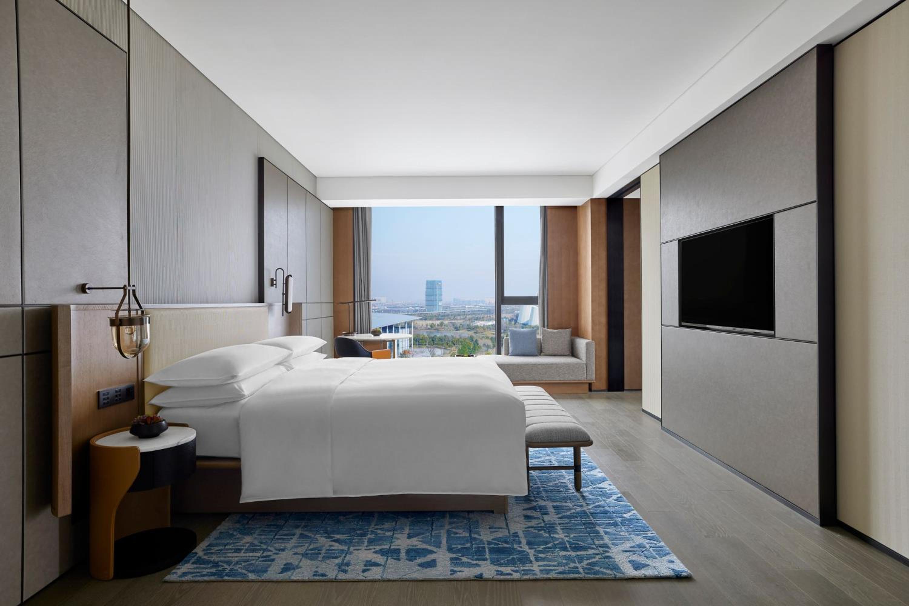 Executive Suite - Club Lounge Access - Photo 4