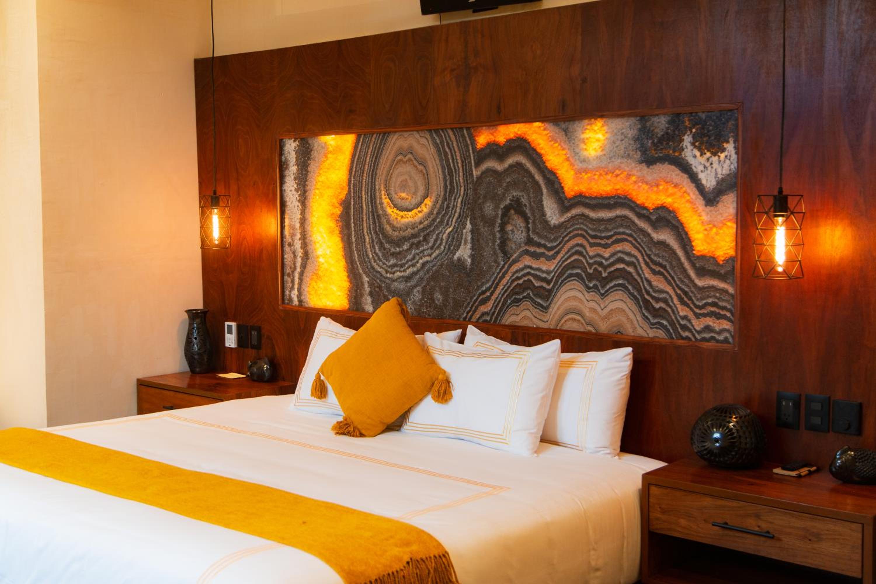 Deluxe Suite - Photo 1