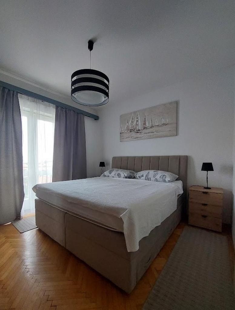 Two-Bedroom Apartment with Balcony and Sea View photo 3