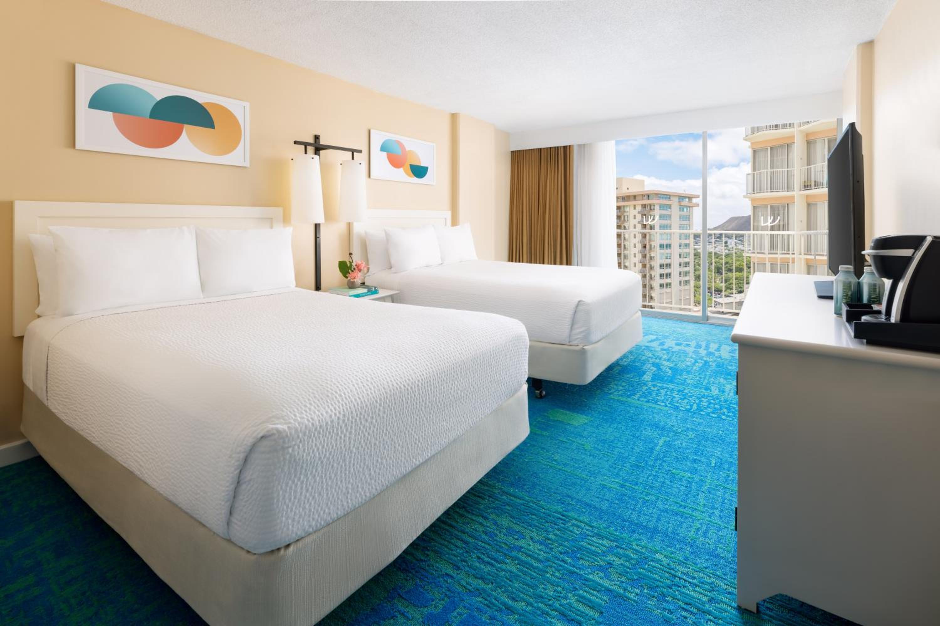 Double Room with Partial Ocean View - Photo 2