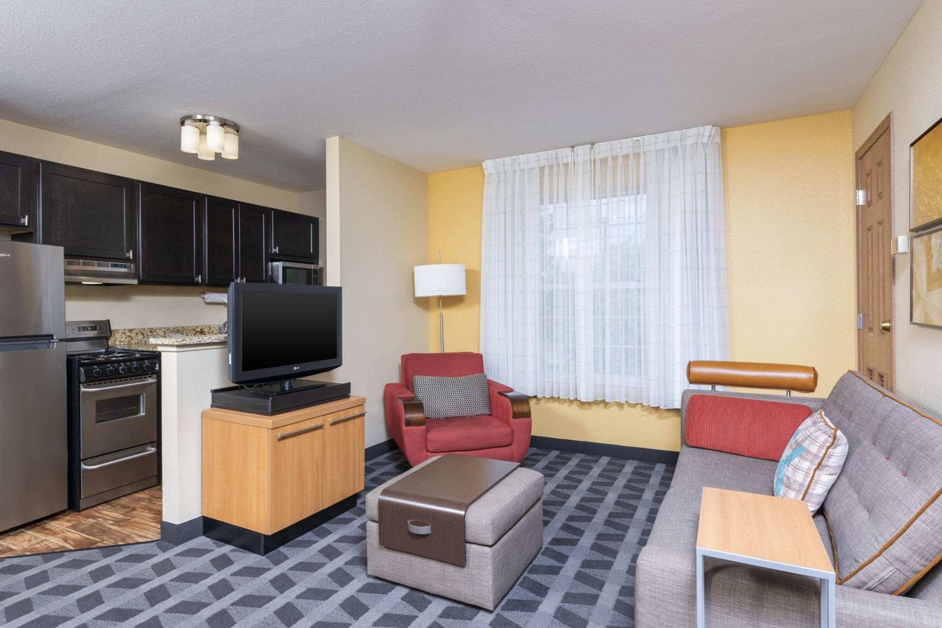 Two-Bedroom Queen Suite with Sofa Bed - Photo 5